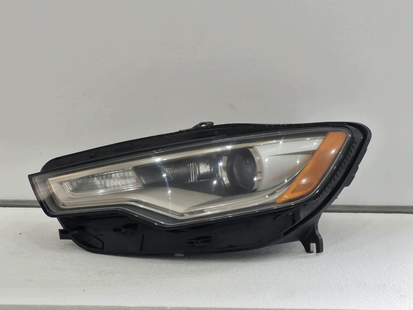 light left Audi A6 4G Bi-Xenon LED USA