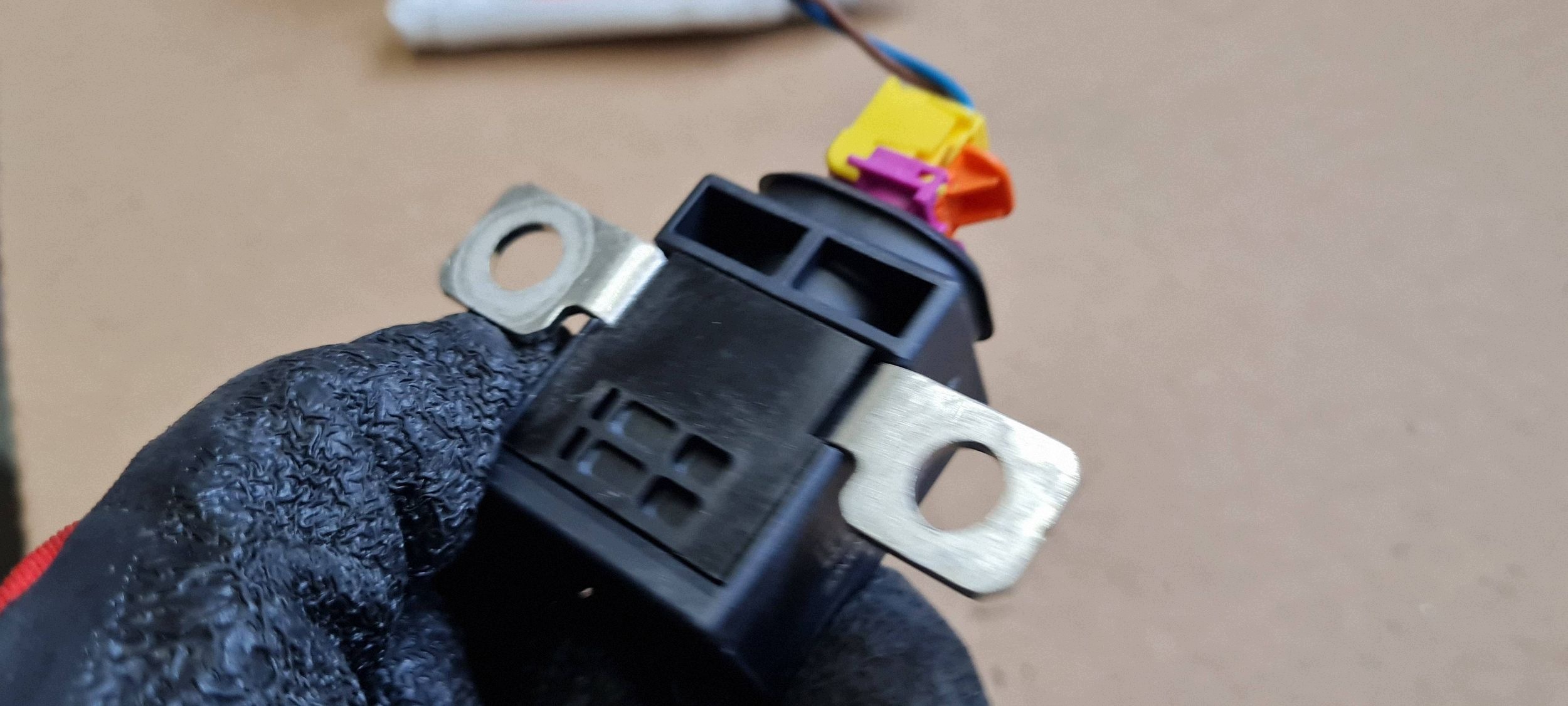 A7 4G Sicherungen PIROTECHNICZNY A4 B8 S4 A5 Q5 A6 C7 4G 4F0915519