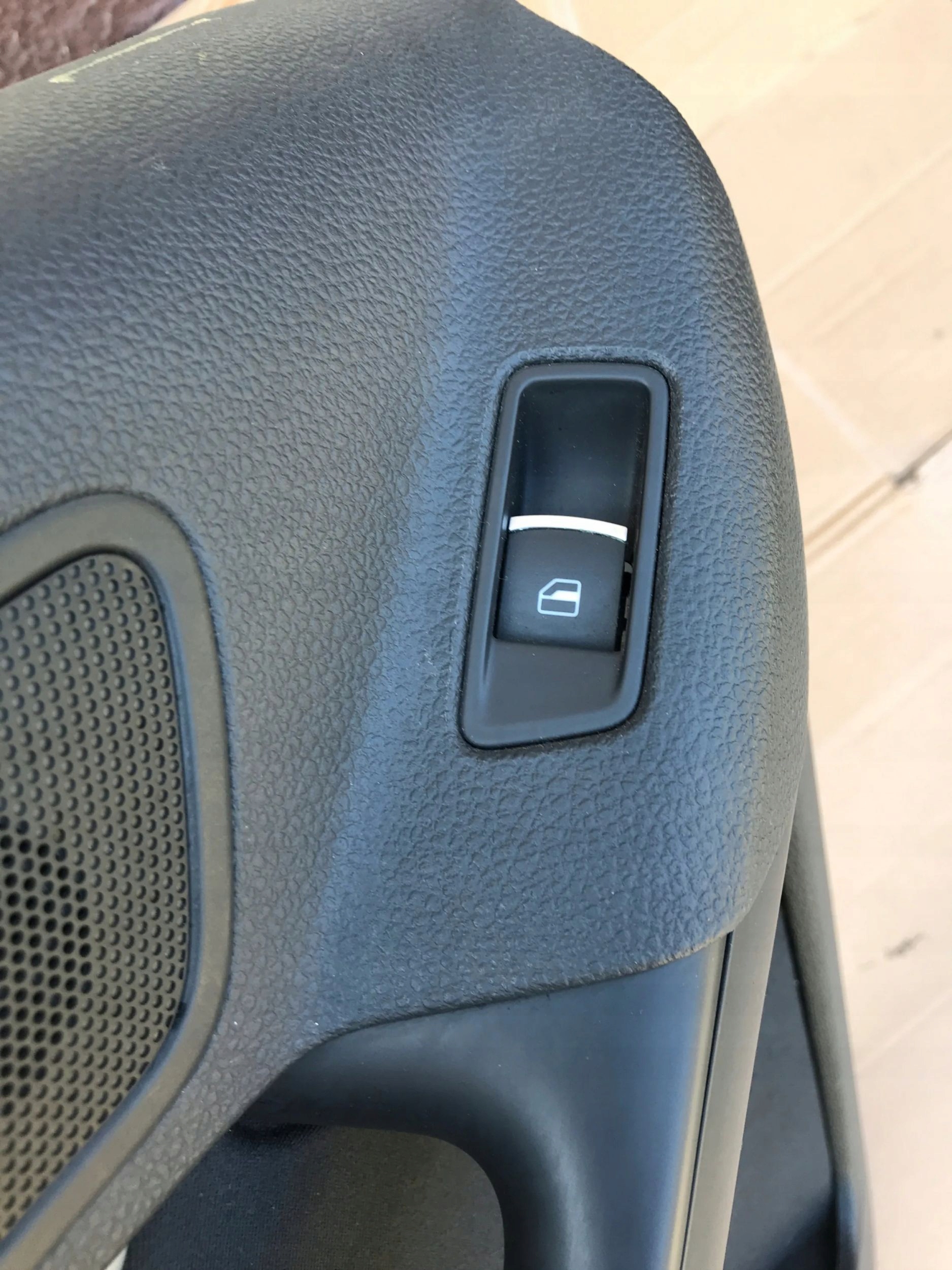 side upholstery left rear part TIGUAN LIFT 5N EU 0098