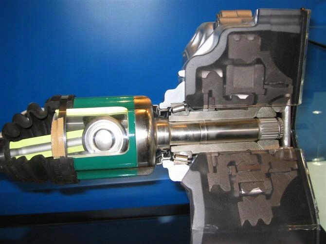 Półoś lewa przednia FORD C-MAX, GRAND C-MAX II 1.5 TDCi/2.0 TDCi 2015-2019 Strona zabudowy lewa przednie lewe przód