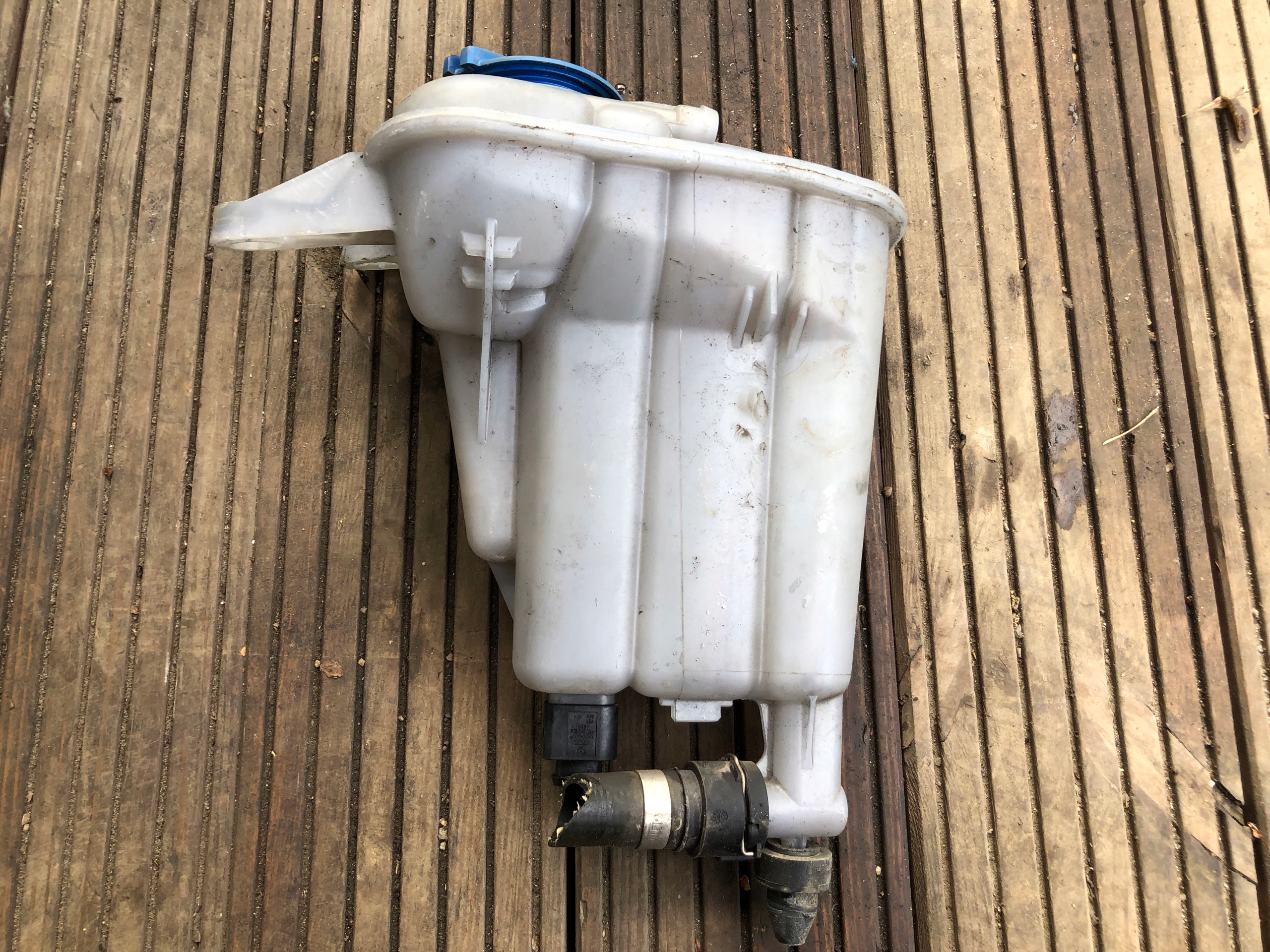 Réservoir eau AUDI A4 B8 8K0121403H