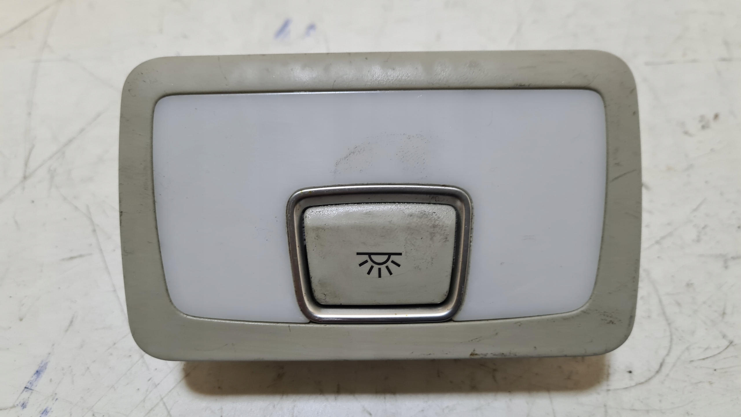 Audi Q7 лампочка Кузова 4L0947124A