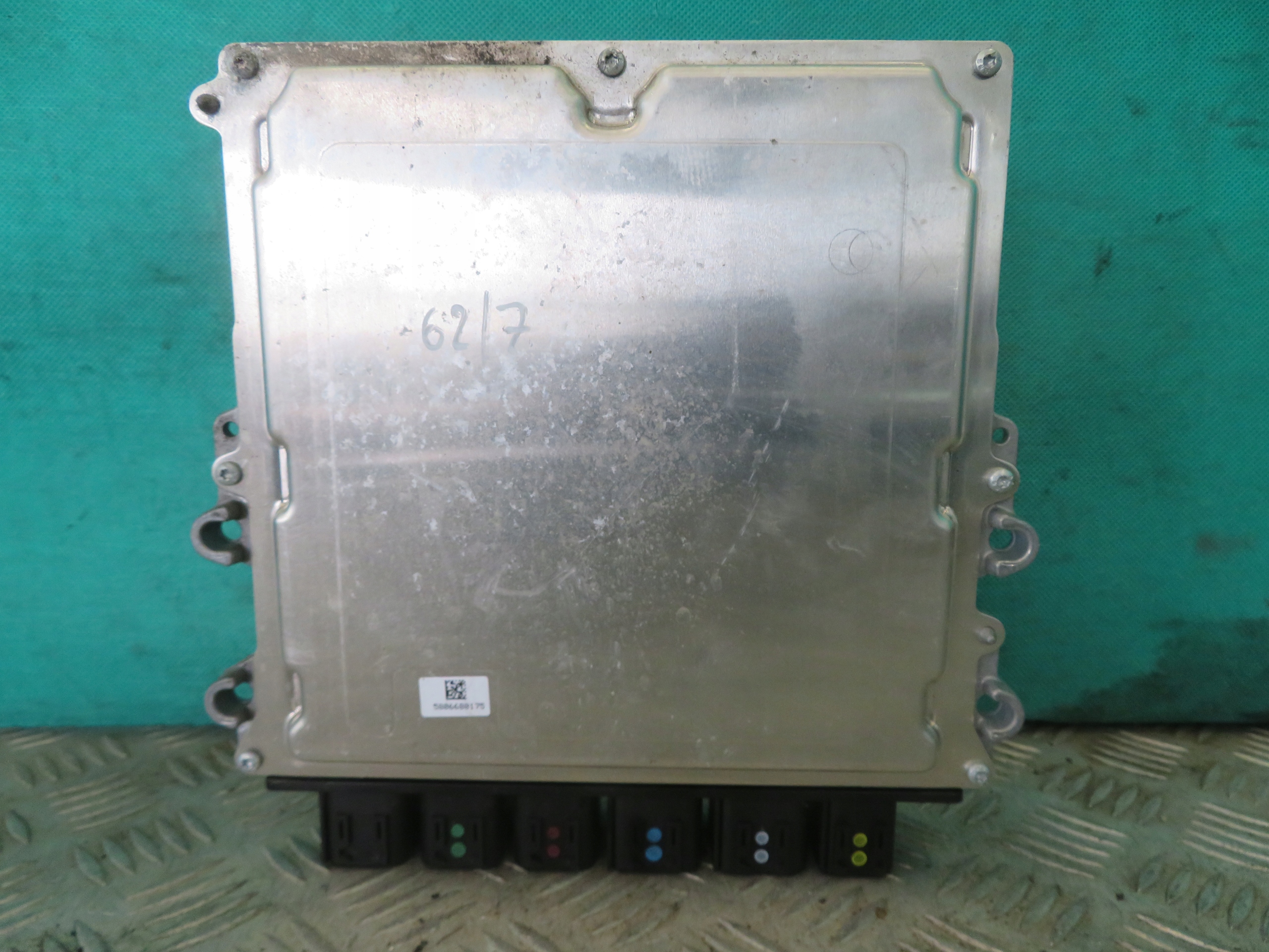 computer control unit of the engine RANGE ROVER LAND ROVER VELAR L560 3.0 22R
