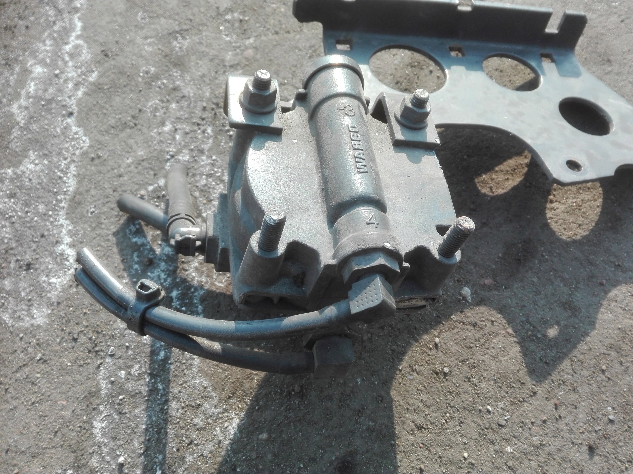 РЕЛЕЙНИЙ КЛАПАН MERCEDES ACTROS MP3 9730113000