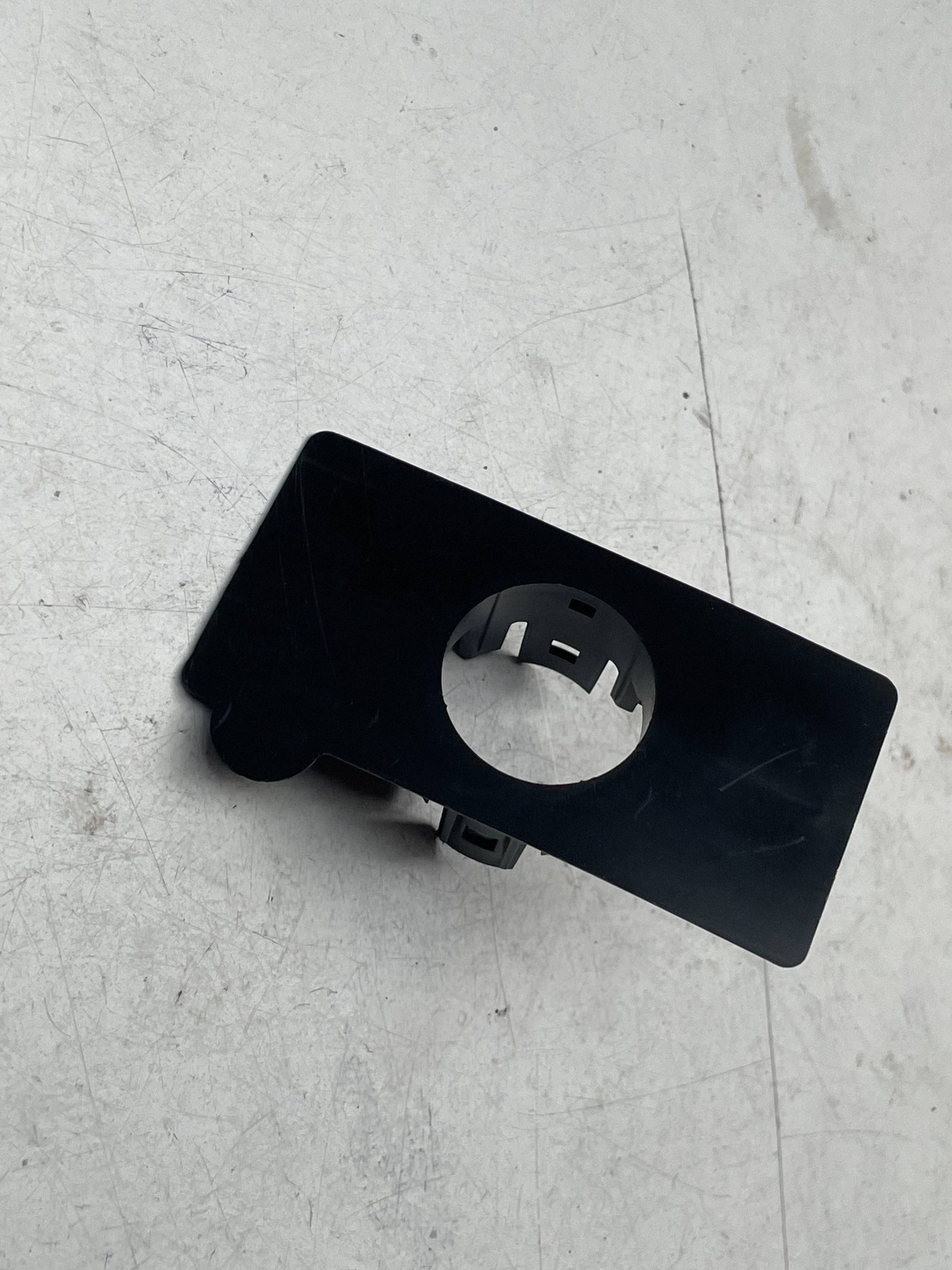 bracket of the sensor PDC front original BMW X3 G01 8081206