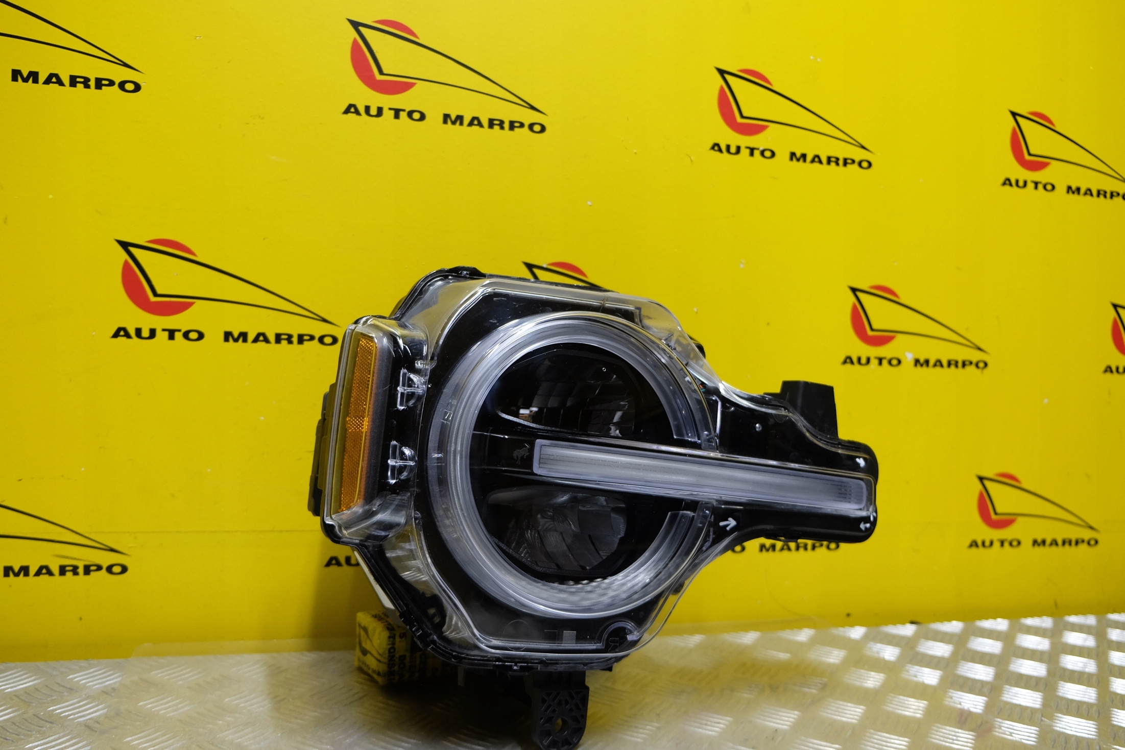 FORD BRONCO 2020 2021- REFLEKTOR LAMPA LED R USA Producent części Ford OE