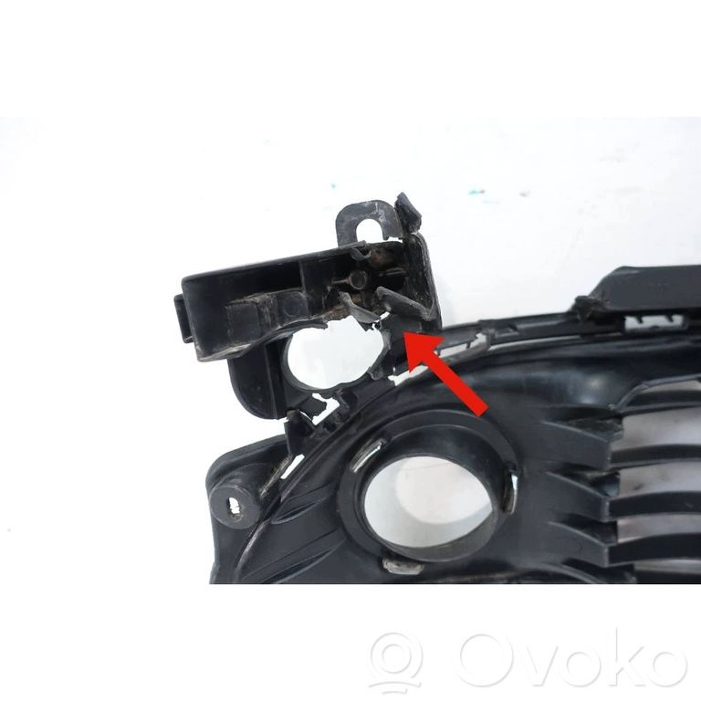 grid grille of a bumper front RENAULT CLIO IV 4 2012-2016 628165104R