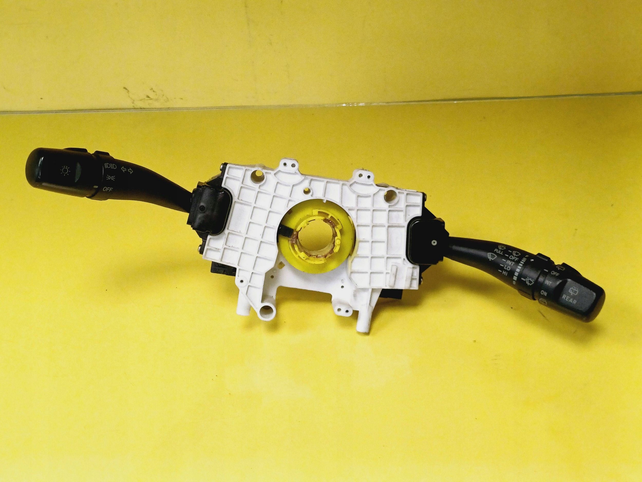 переключатель подрулевой Hyundai 9340017261 NR986