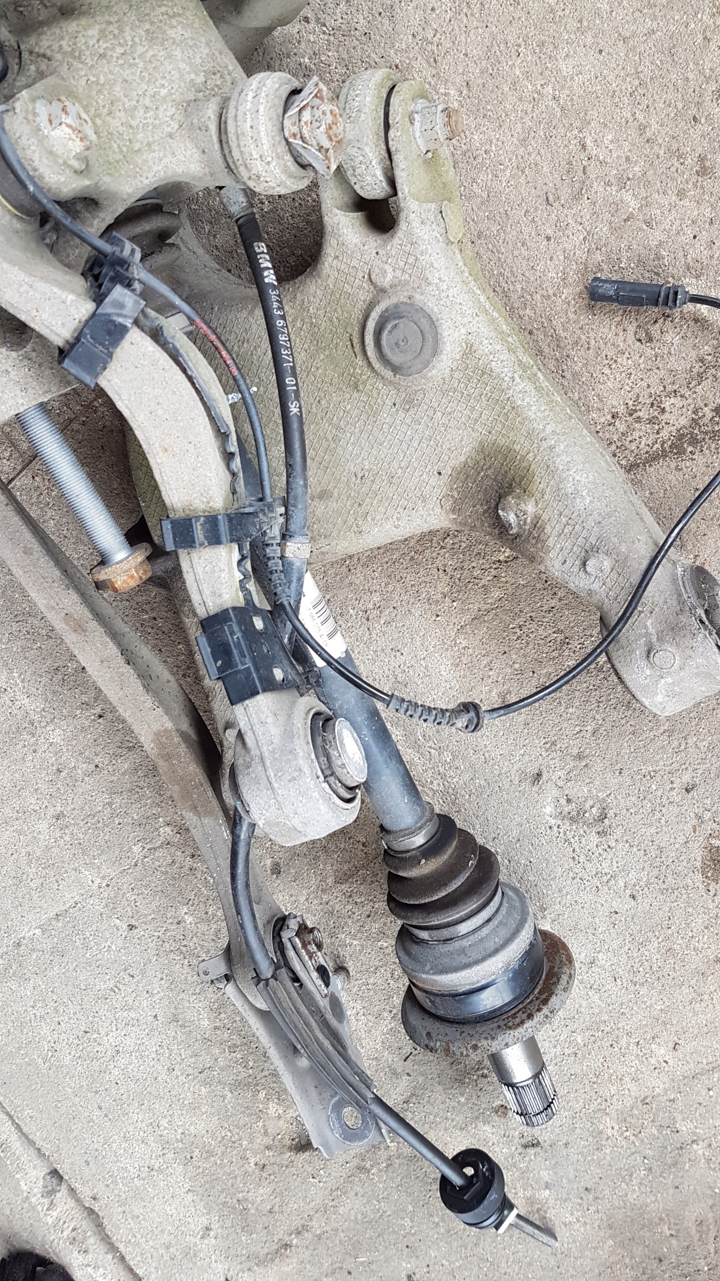 ZAWIESZENIE TYLNE LEWE BMW F01 F02 F04 7566075 Producent części BMW OE