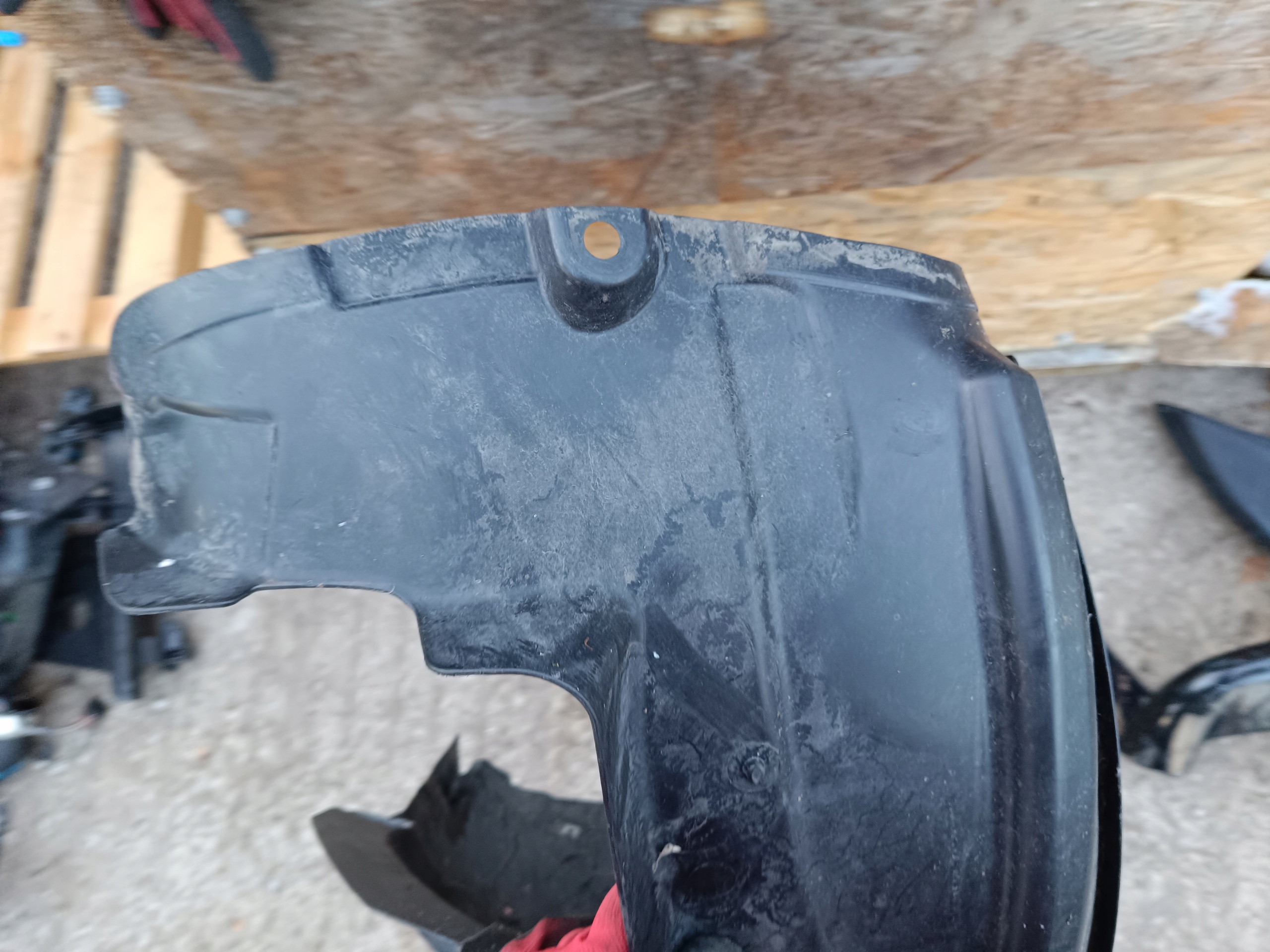 mudguard right front BMW E90 LIFT 7059378