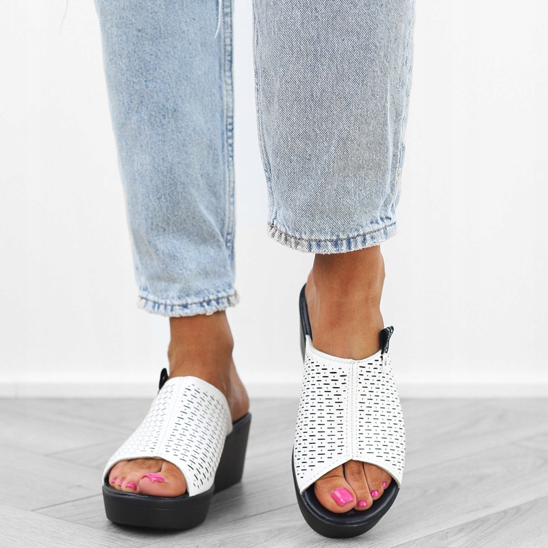 Białe klapki damskie na koturnie lekkie wygodne ażur sandały TW23082 r.38 Rozmiar 38