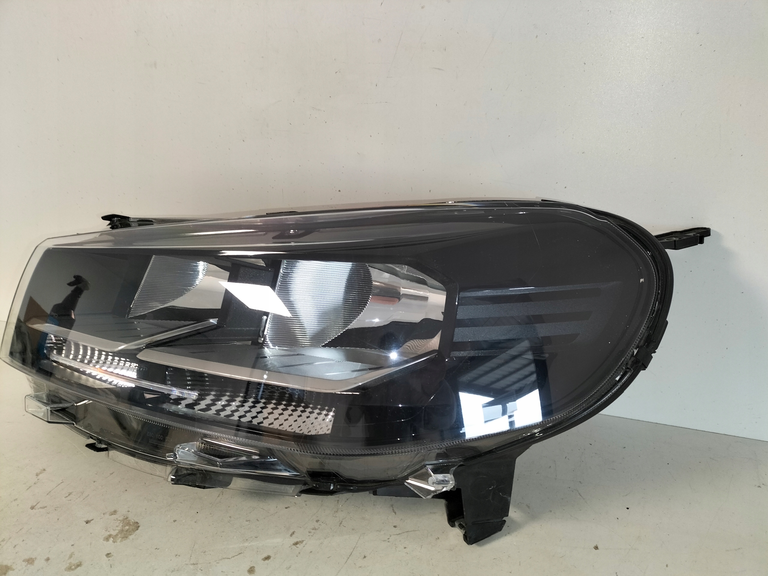 light front reflektor left EXPERT IV 24- JUMPY IV 24- VIVARO C LIFT 24