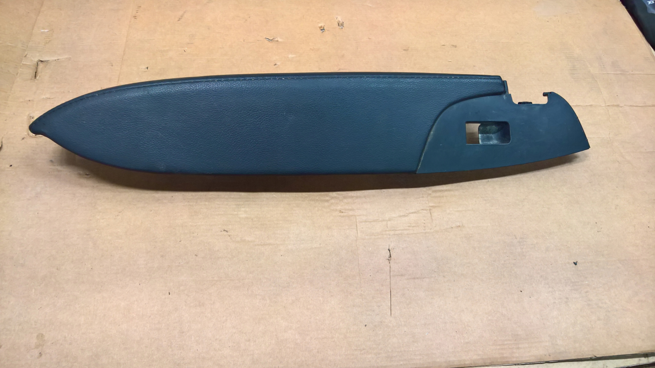 Подлокотники двери обшивка правый зад. Acura MDX II