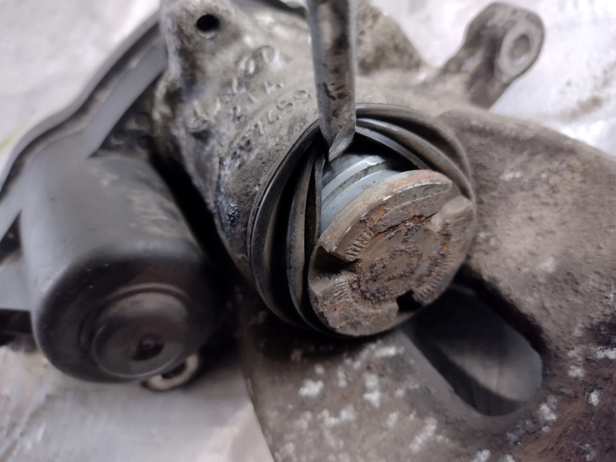 caliper brake left rear part electrical Renault Talisman sedan 1,6dCi