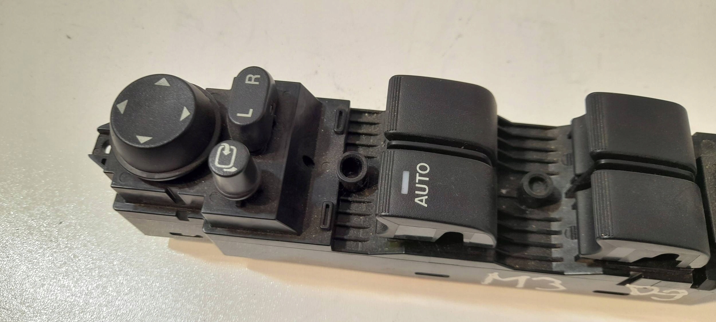 Mazda 3 BL control panel of the window K0021 (PS92)