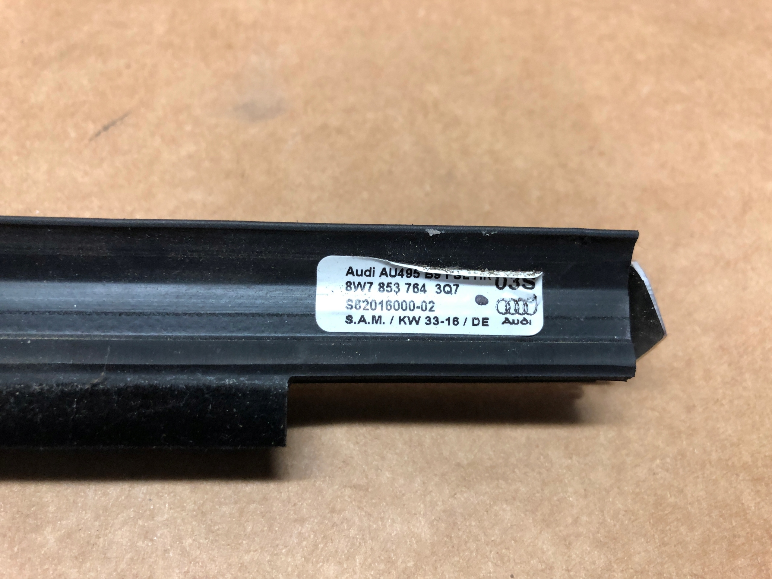 AUDI A5 8W7 CABRIO moulding chrome right 8W7853764