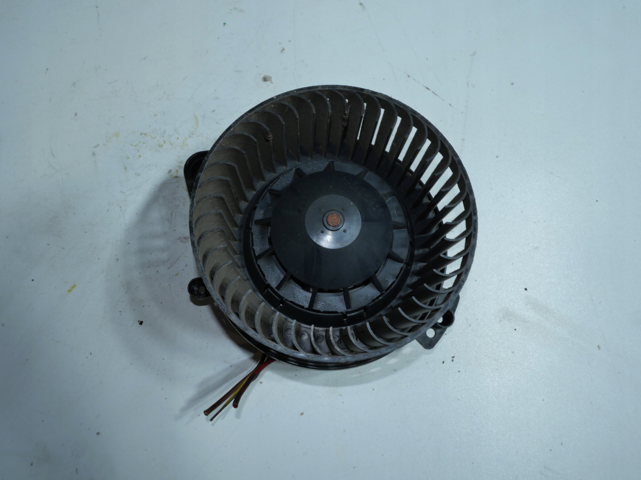 AUDI A4 B6 ventilátor topení tOPENÍ 8E1820021E