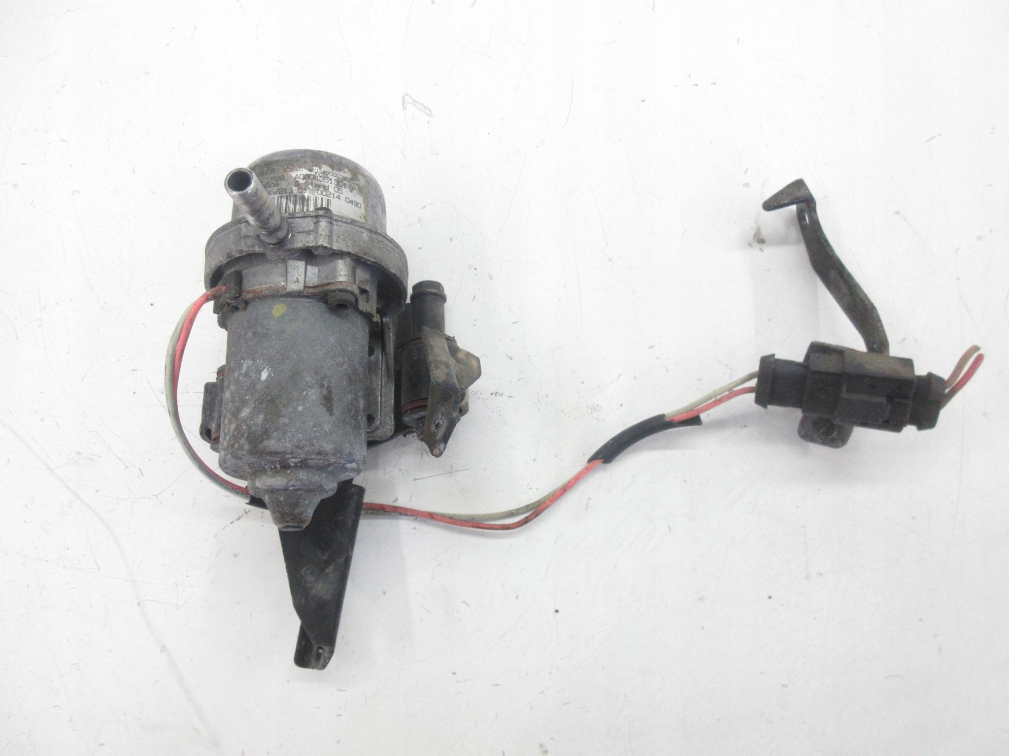 насос вакум MERCEDES W208 2.0k