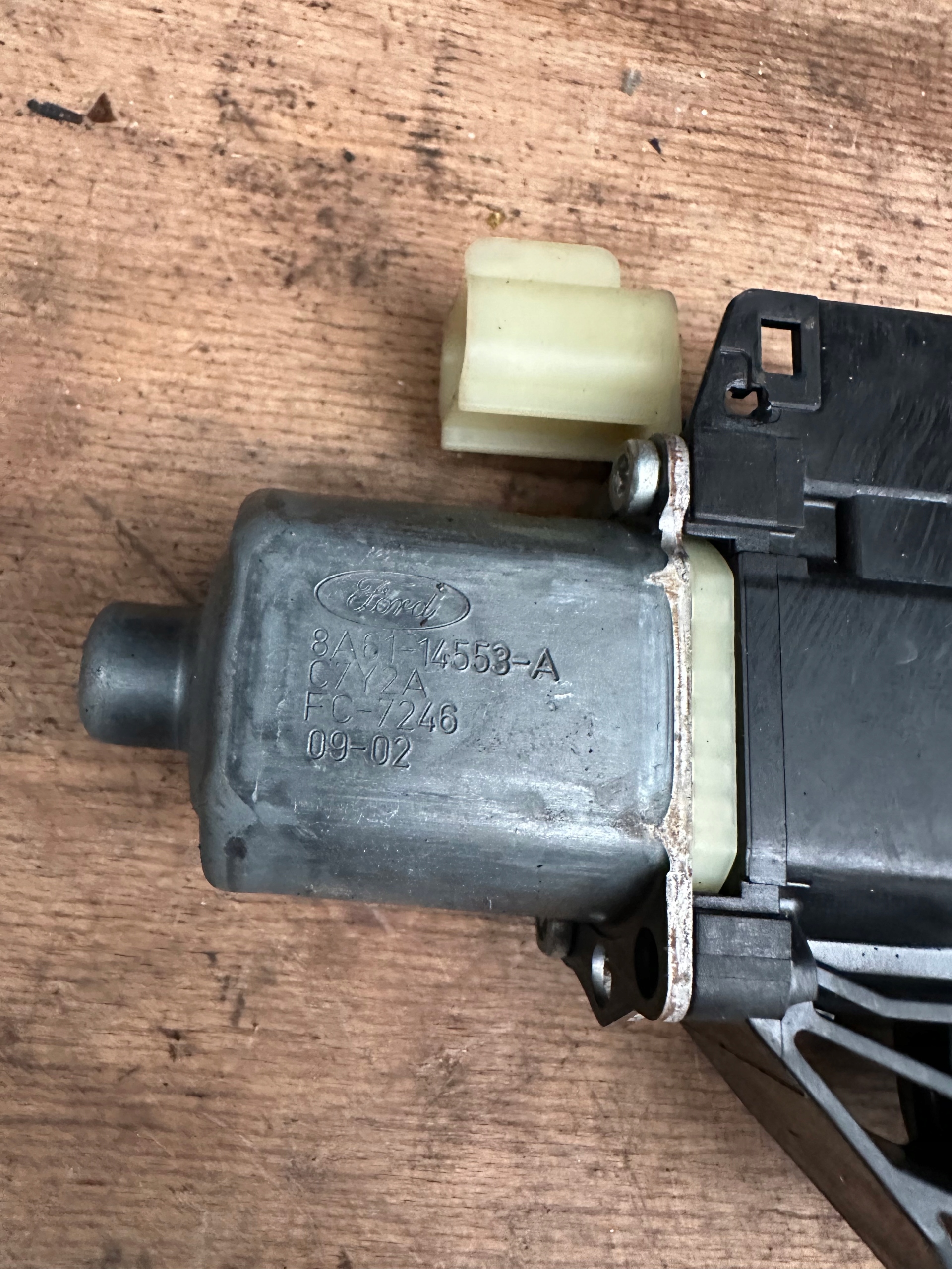 FORD FIESTA 2011 mini motor windows right front 8A61-14553-A EUROPA
