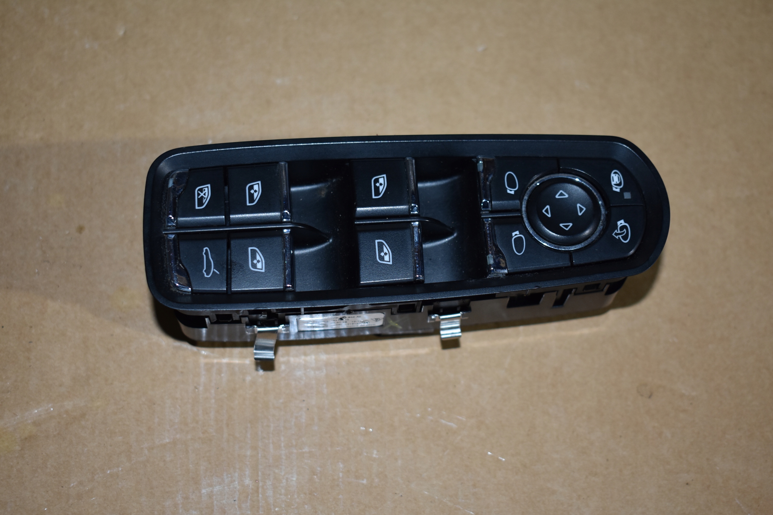 IDEALNY control panel of the window PORSCHE 1