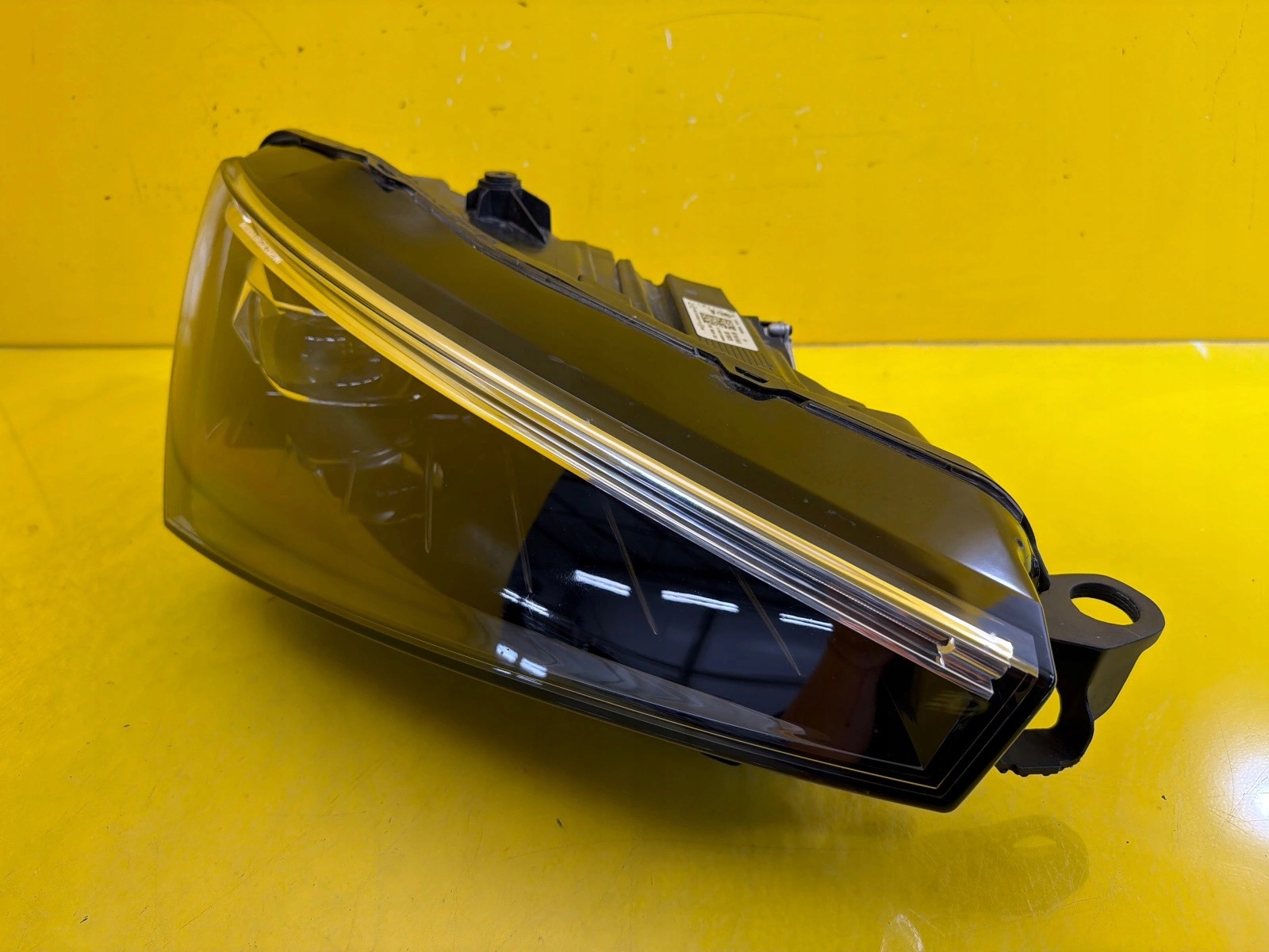 light right Skoda Scala Full Led 657941016A
