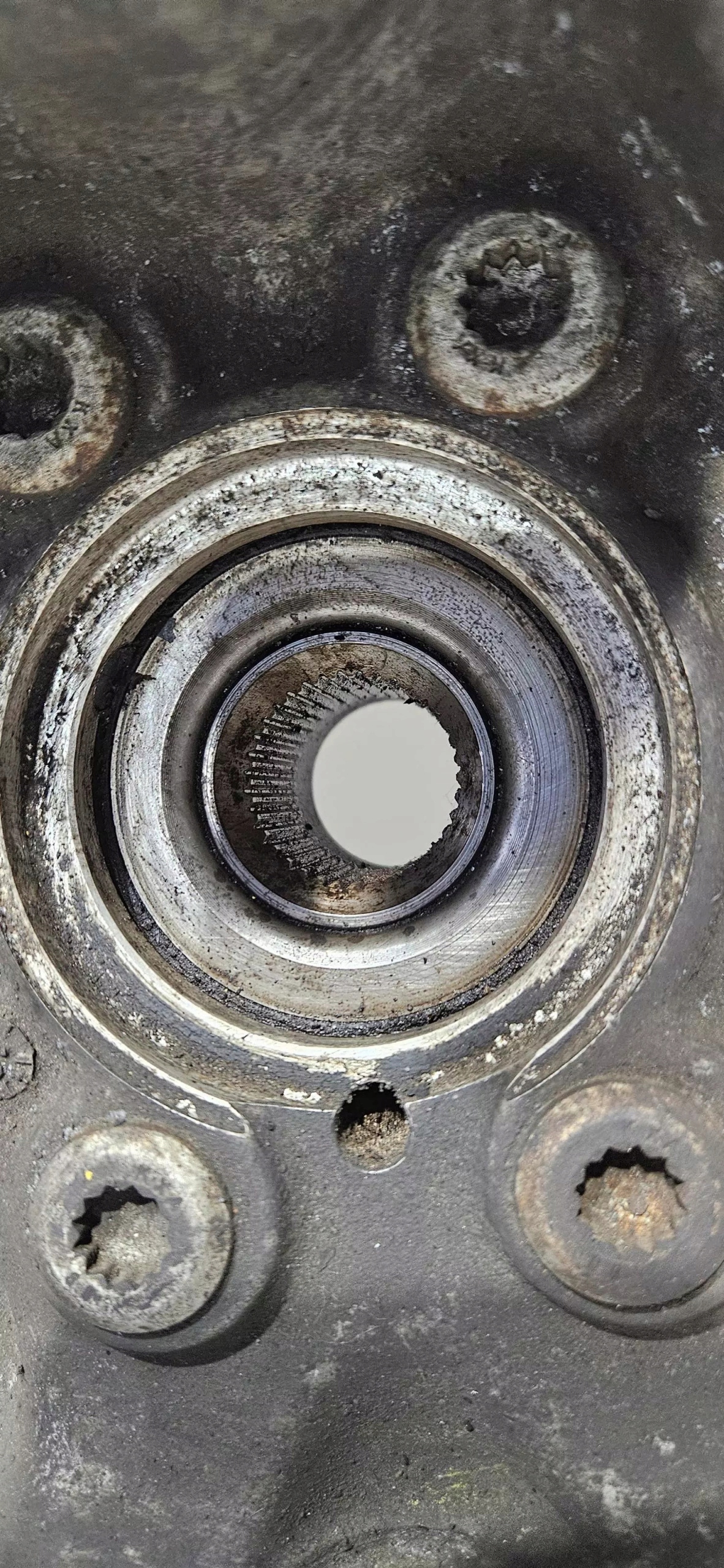 otoč čepu levý předek AUDI TT II 8J 06-14
