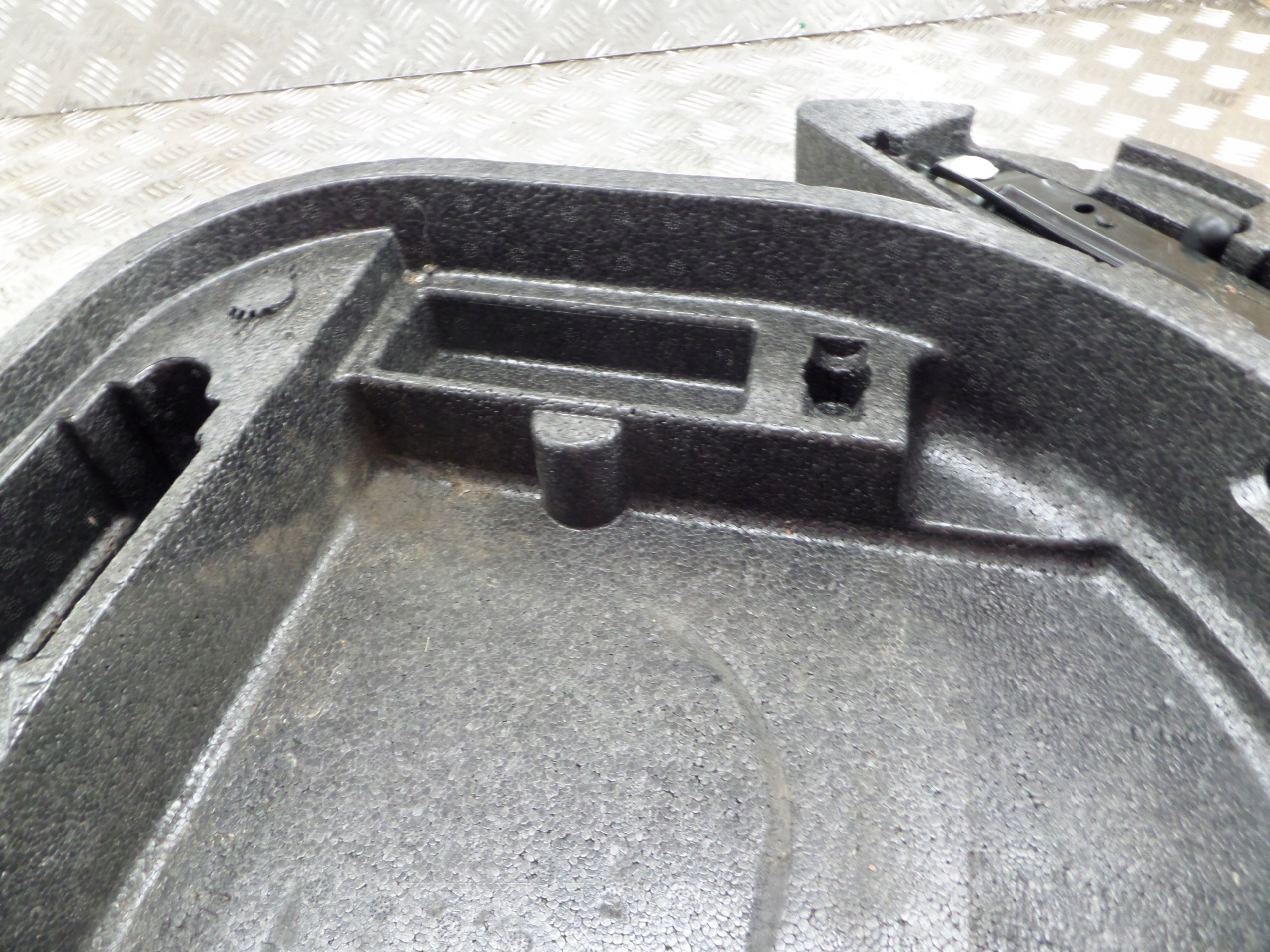 polystirene boot floor well MINI R55 6795818