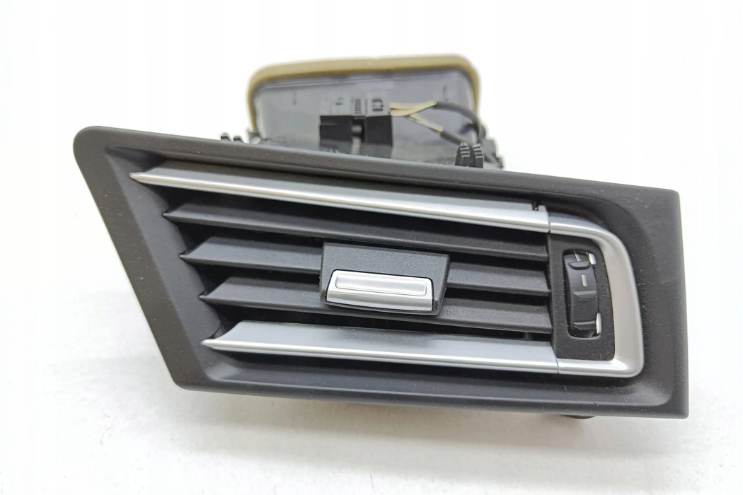 дефлекторы (воздуховоды) приборной панели 7 (F01, F02) 14121810 28019746 4.4бензин