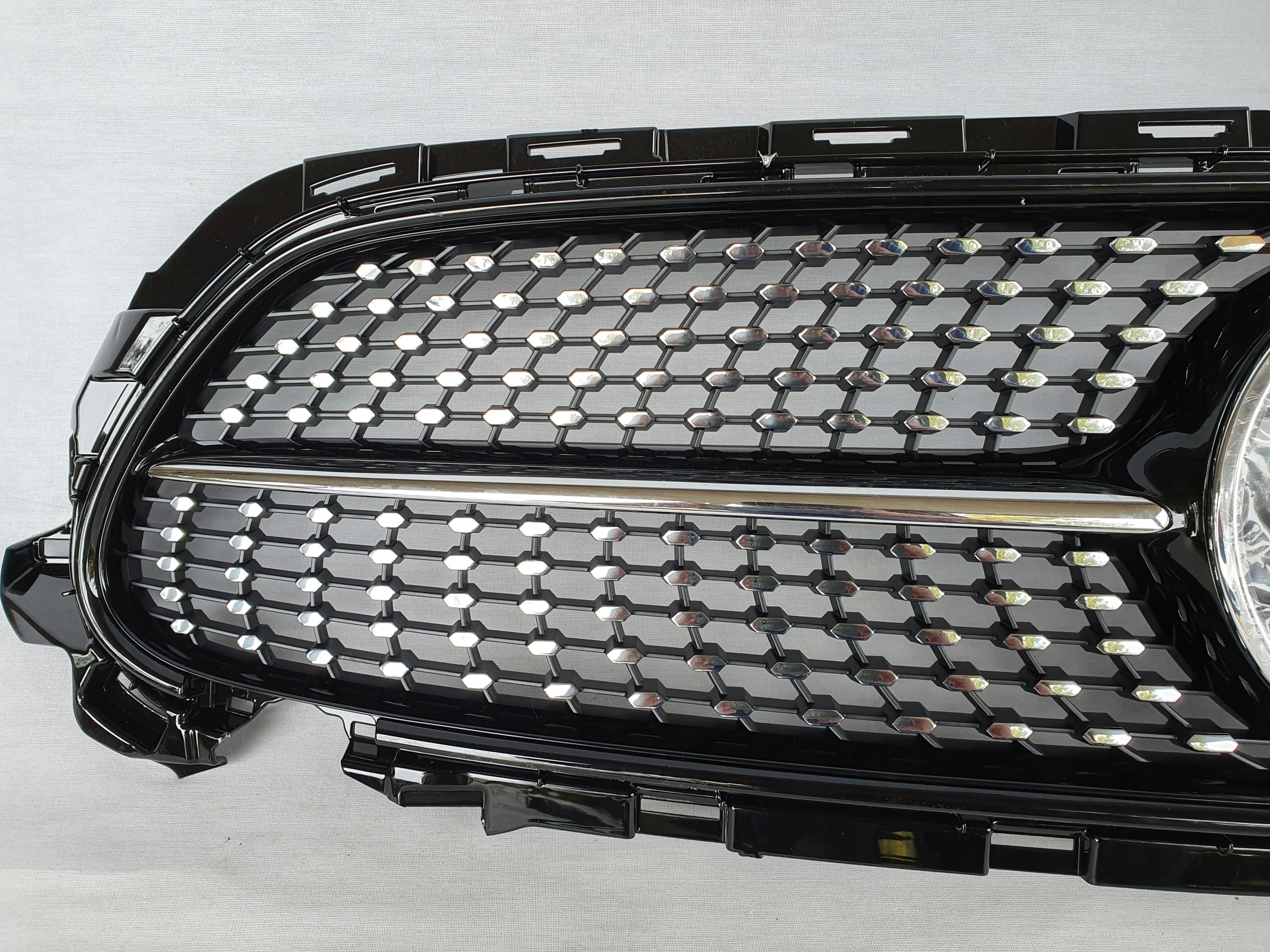 MERCEDES 238 COUPE LIFT ATRAPA AMG DIAMOND Numer katalogowy części 2388883100, 2138803506 MERC-MERKOS