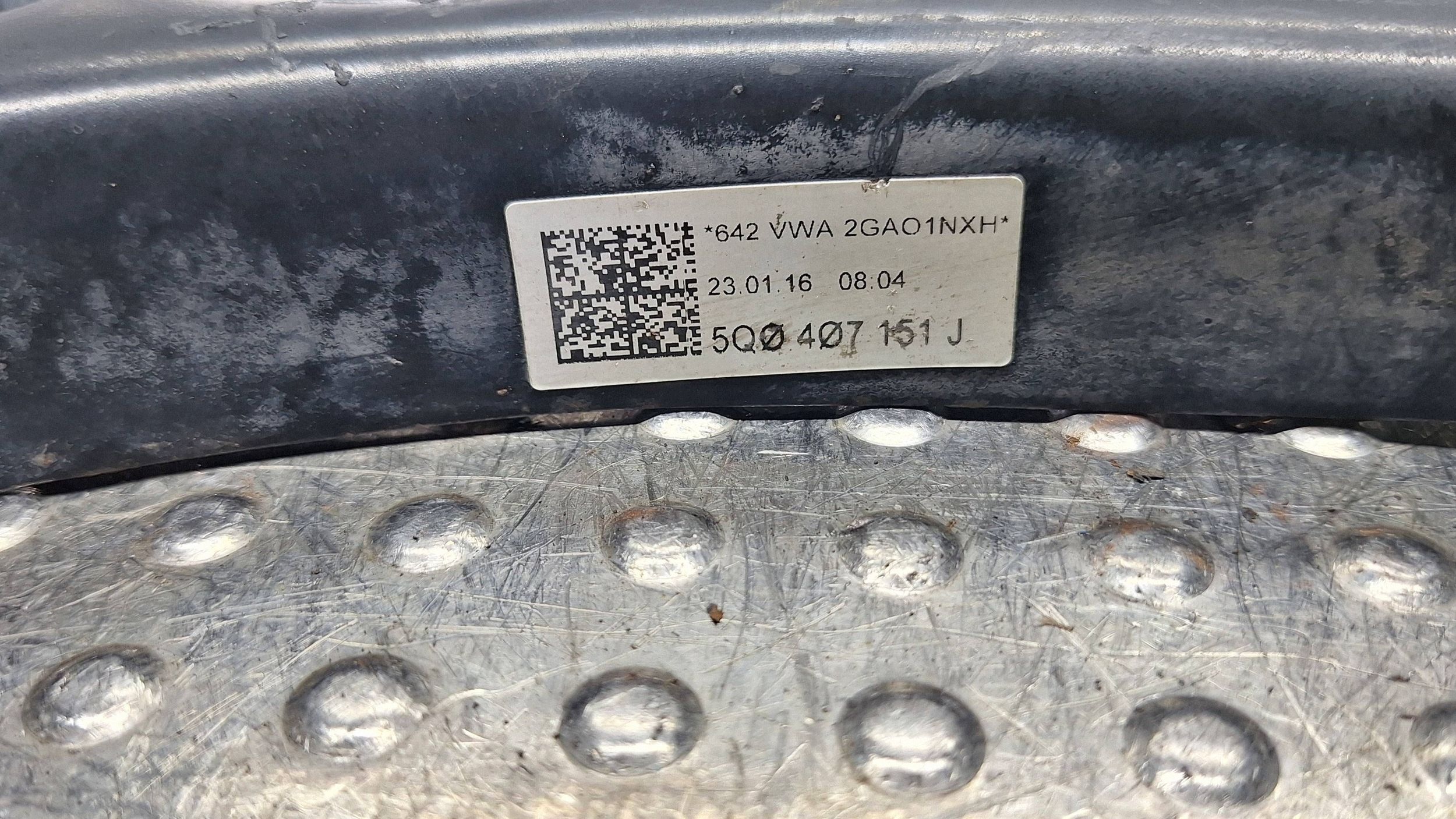 arm left front 5Q0407151J AUDI A3 8V OCTAVIA III LEON III 5F GOLF VII