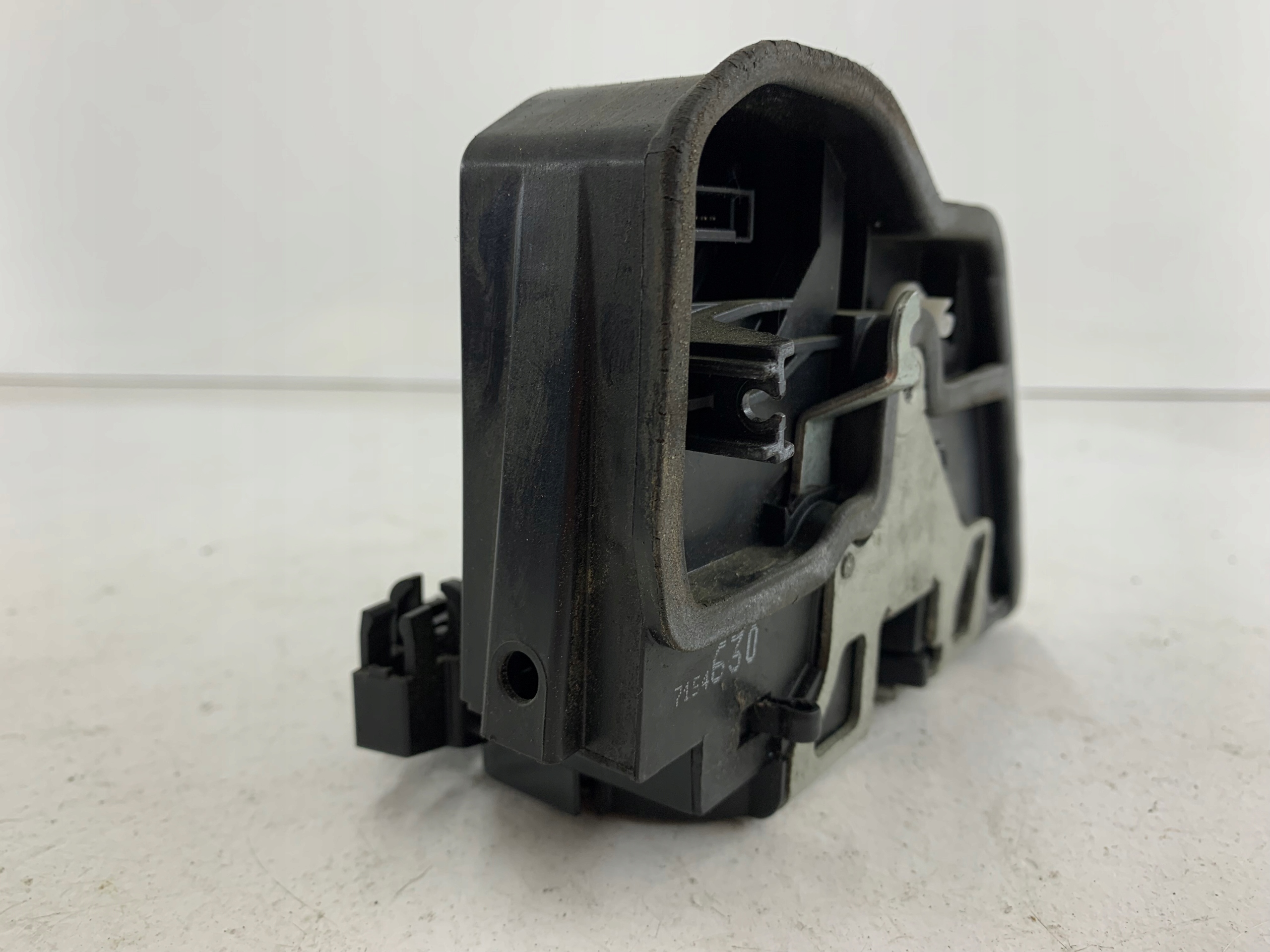 BMW E60 E61 lock door right rear part 7154630