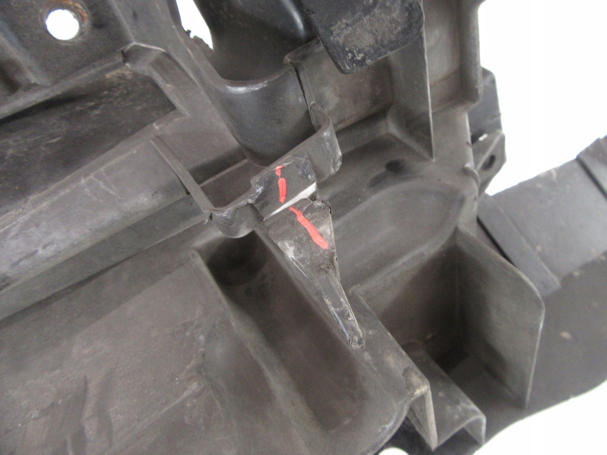GRIGLIA radiatore Paraurti Traversa Supporto Mazda 3 BL