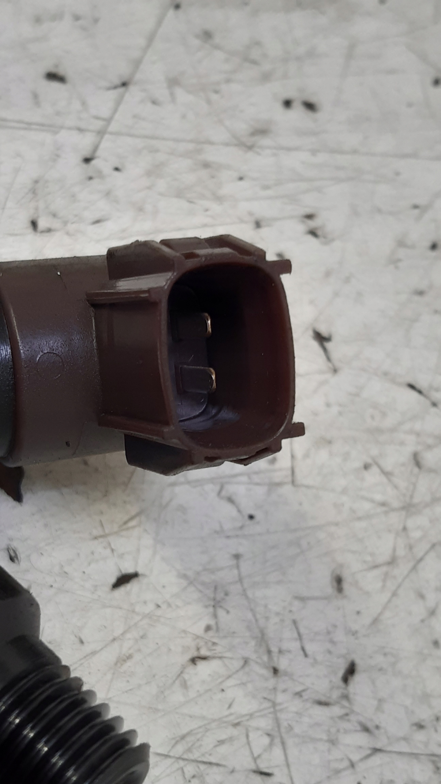 injector 04F00841 Toyota Avensis T27