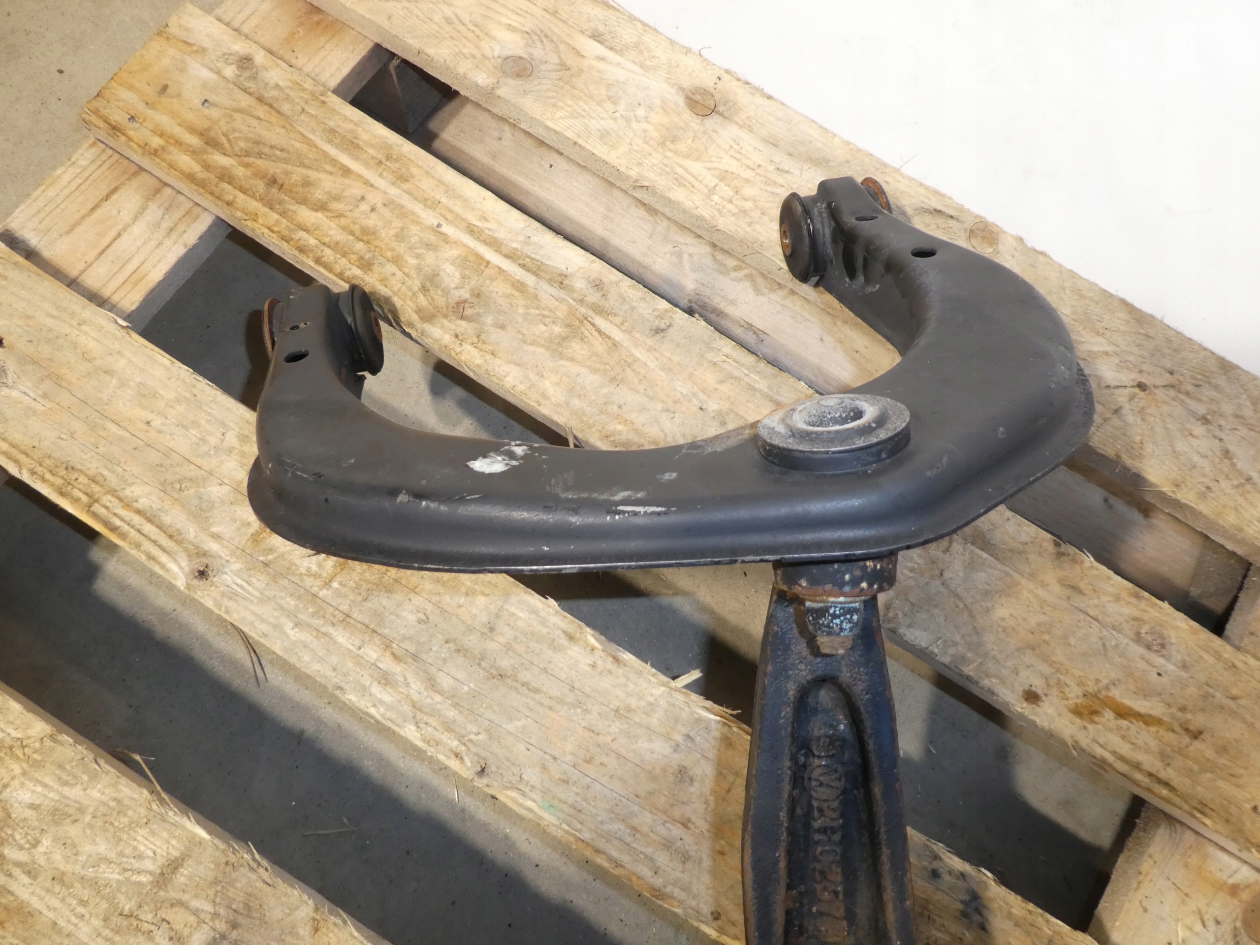 VW AMAROK 2H swing left front 2H0257 J