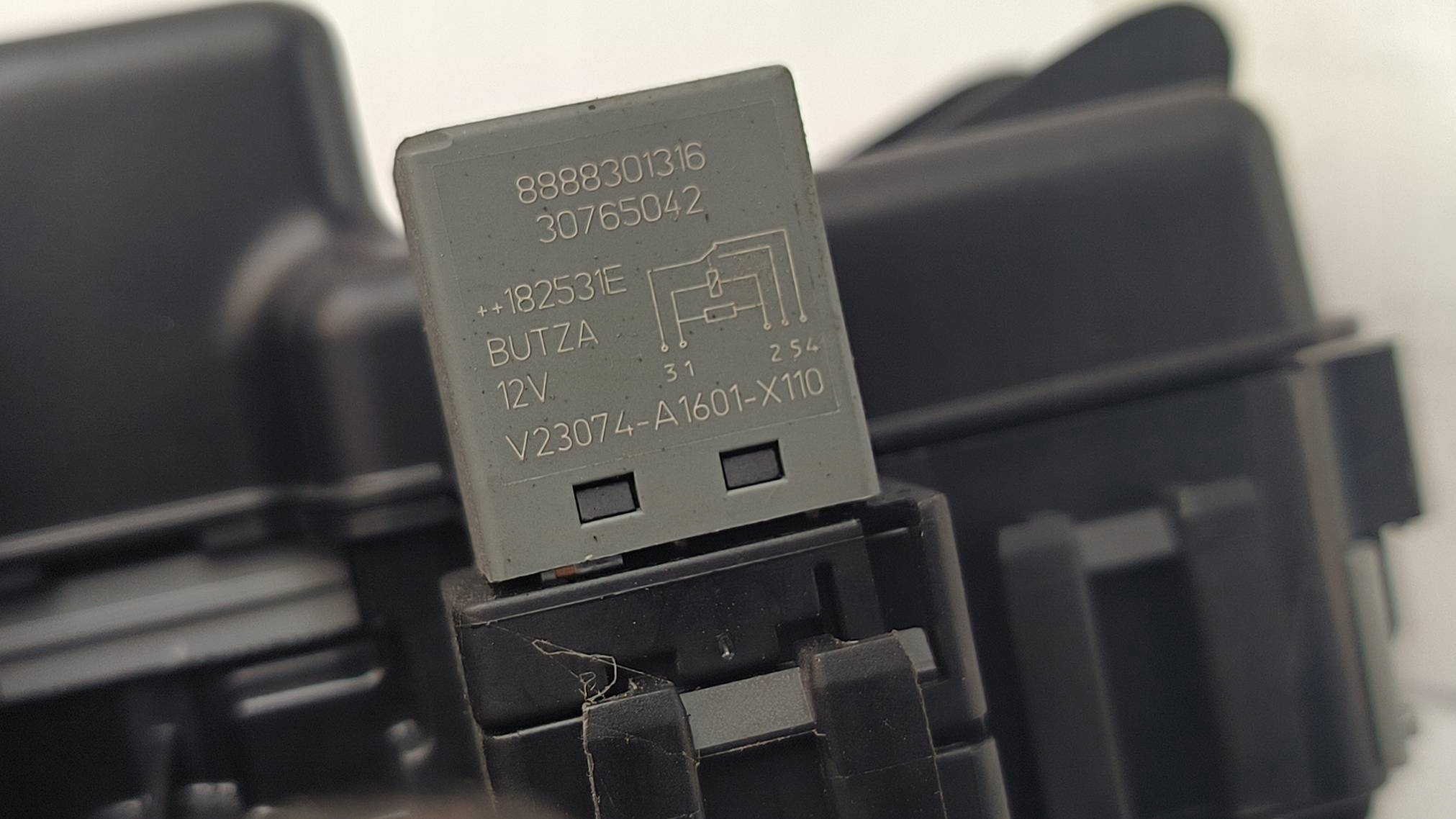 Module fusibles 31384034 VOLVO V60 II