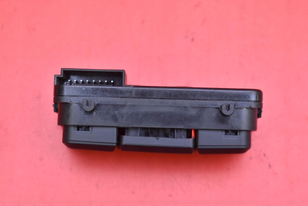 switch button POMOCY SOS A1728208610 MERCEDES CLA C117 13-16