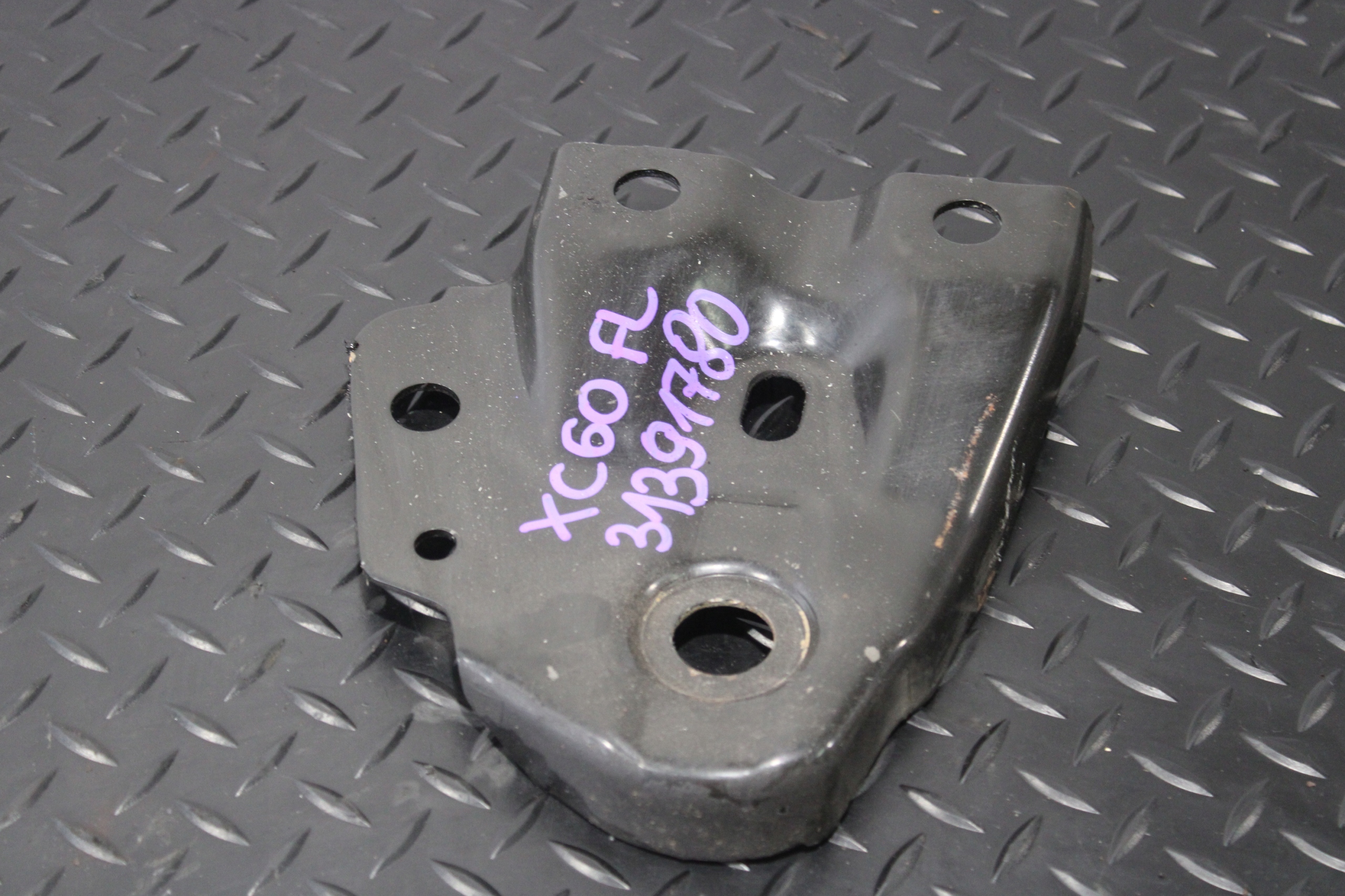 SUPPORT SUPPORT PLAQUE CONSOLE VOLVO XC60 LIFT 2016 31391780