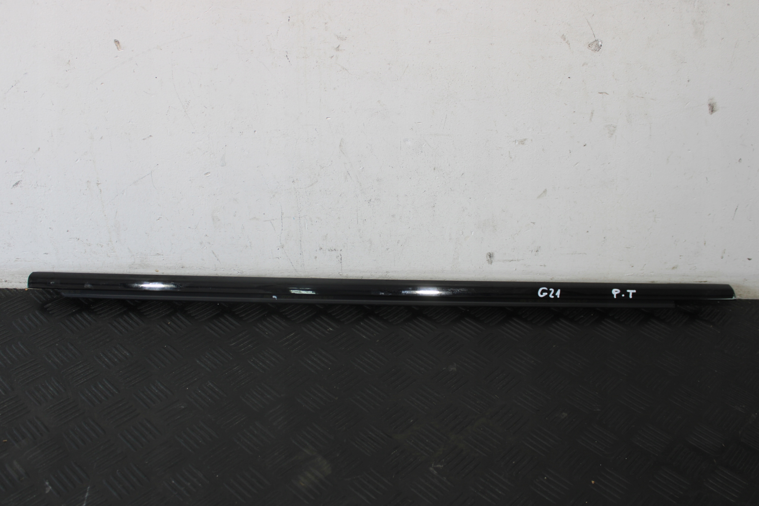 moulding dust door right rear part BMW 3 G21