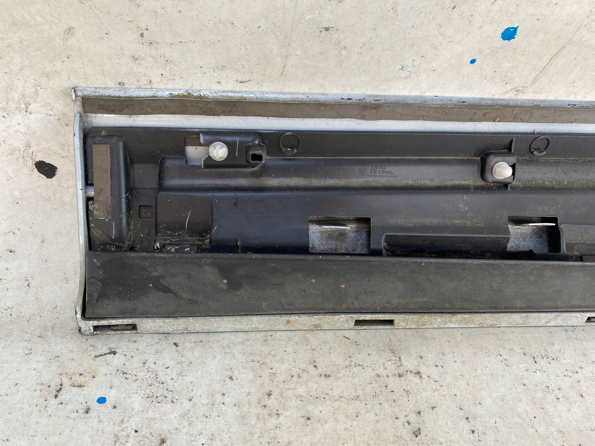 AUDI Q3 8U moulding door right front 8U0853960D