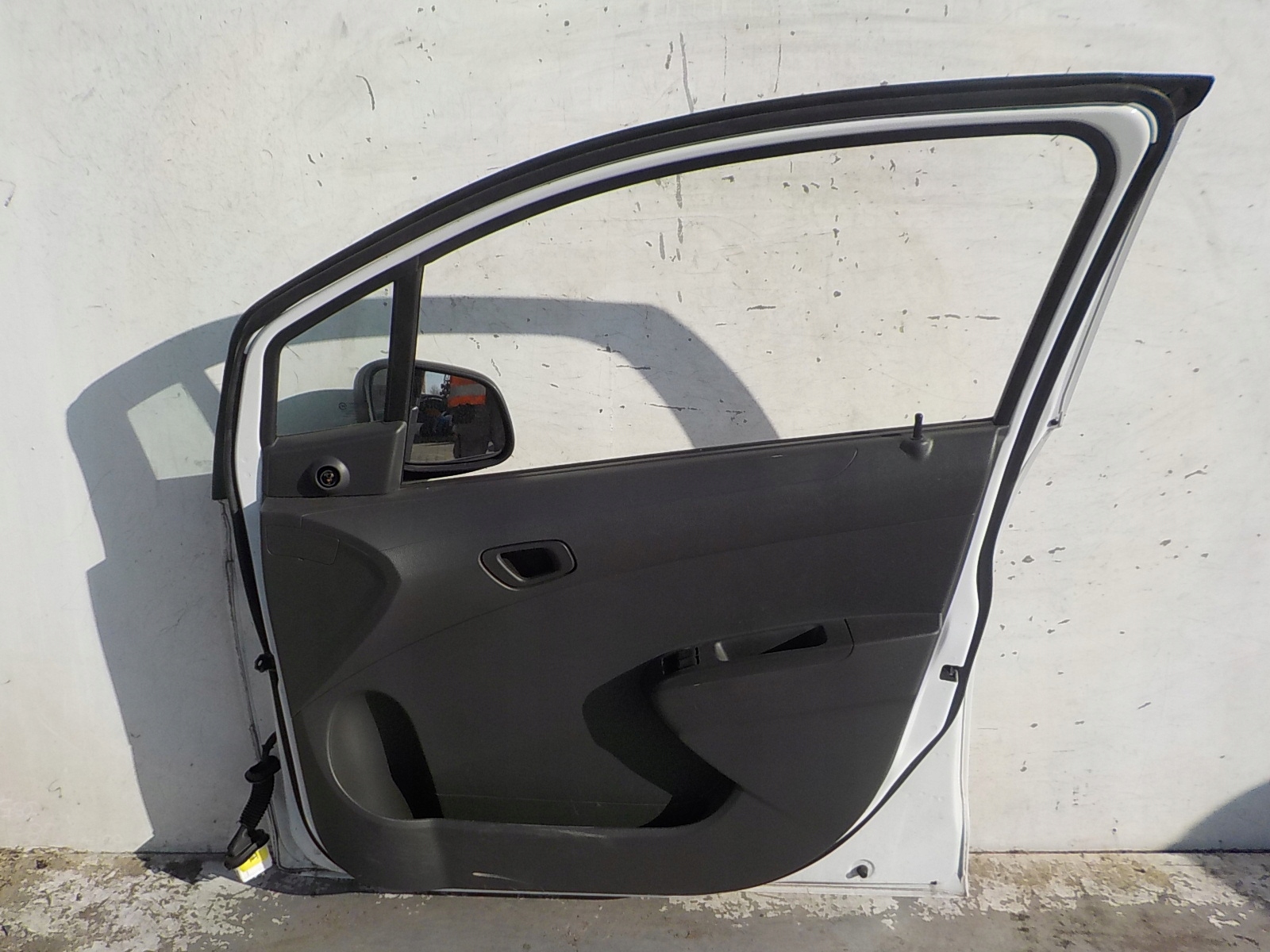 671 CHEVROLET SPARK III M300 door right front front 09