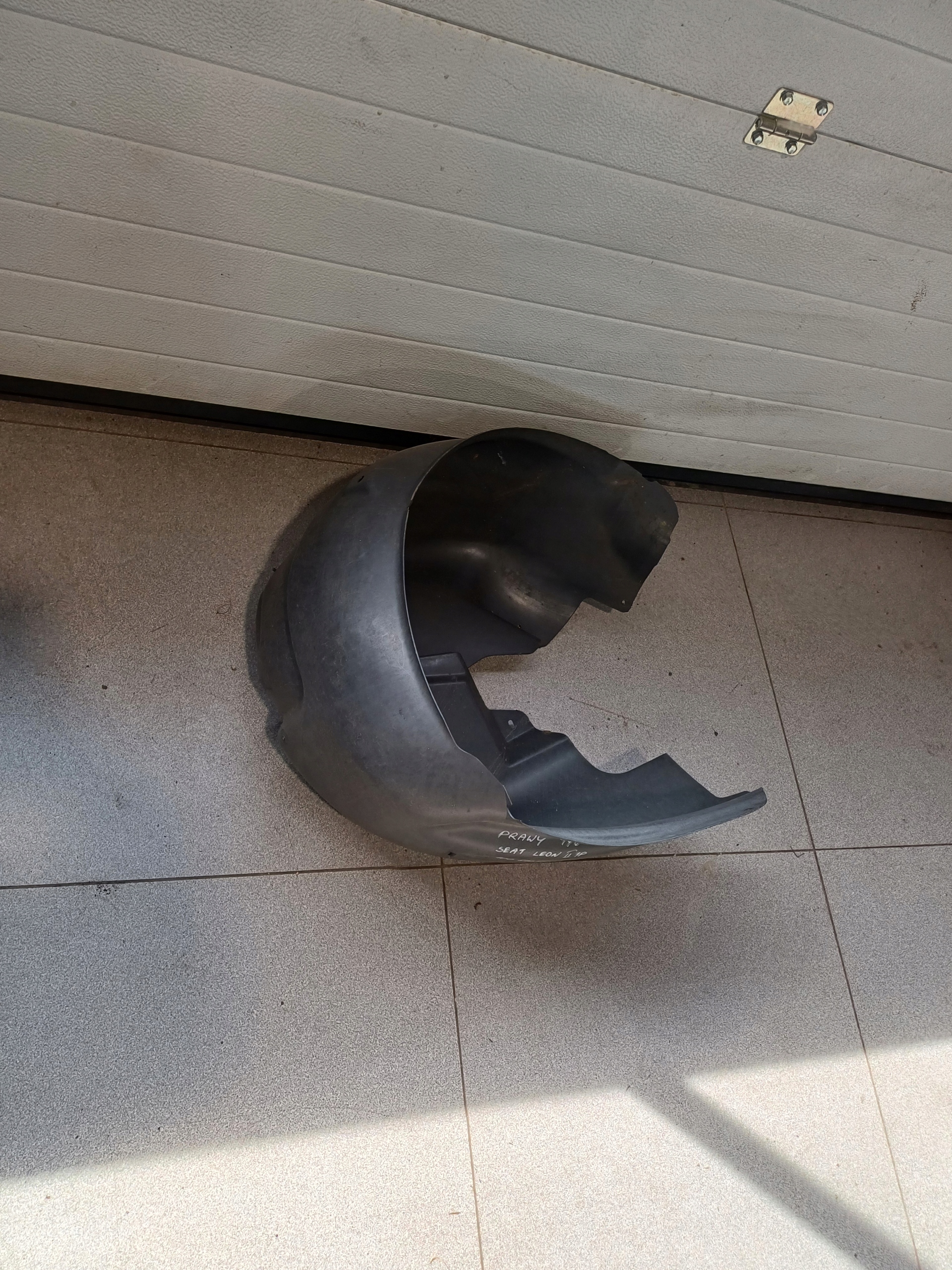 mudguard right rear part rear. SEAT LEON II 2 1P0810970A