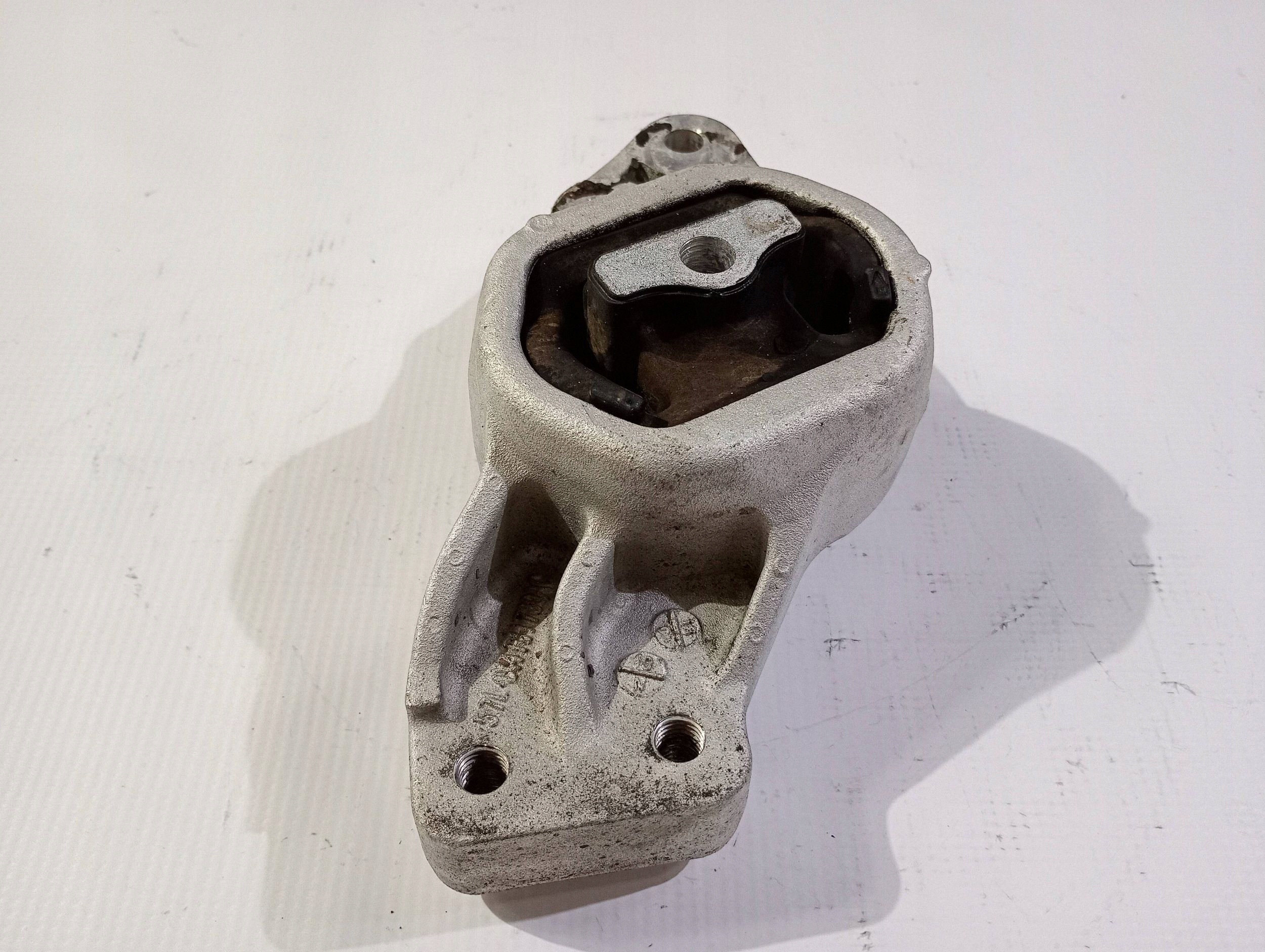holder holder engine mount right Dodge RAM 1500 5.7 2019