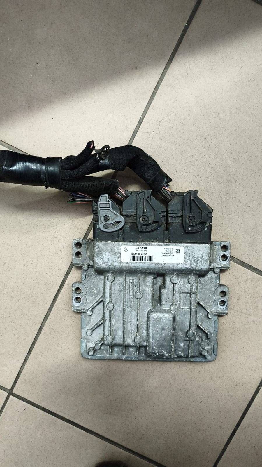 control unit of the engine Renault Master III 237106117R