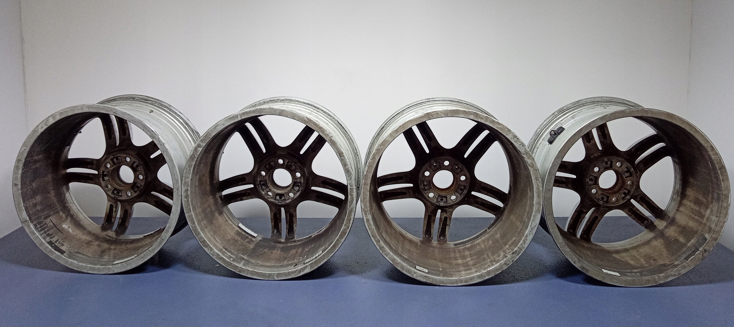 BMW F10 F11 ALUFELGI WZ 351M 19 CALI 8.5J 9J 5X120 7842652 7842653 KPL Liczba felg w ofercie 4 szt.
