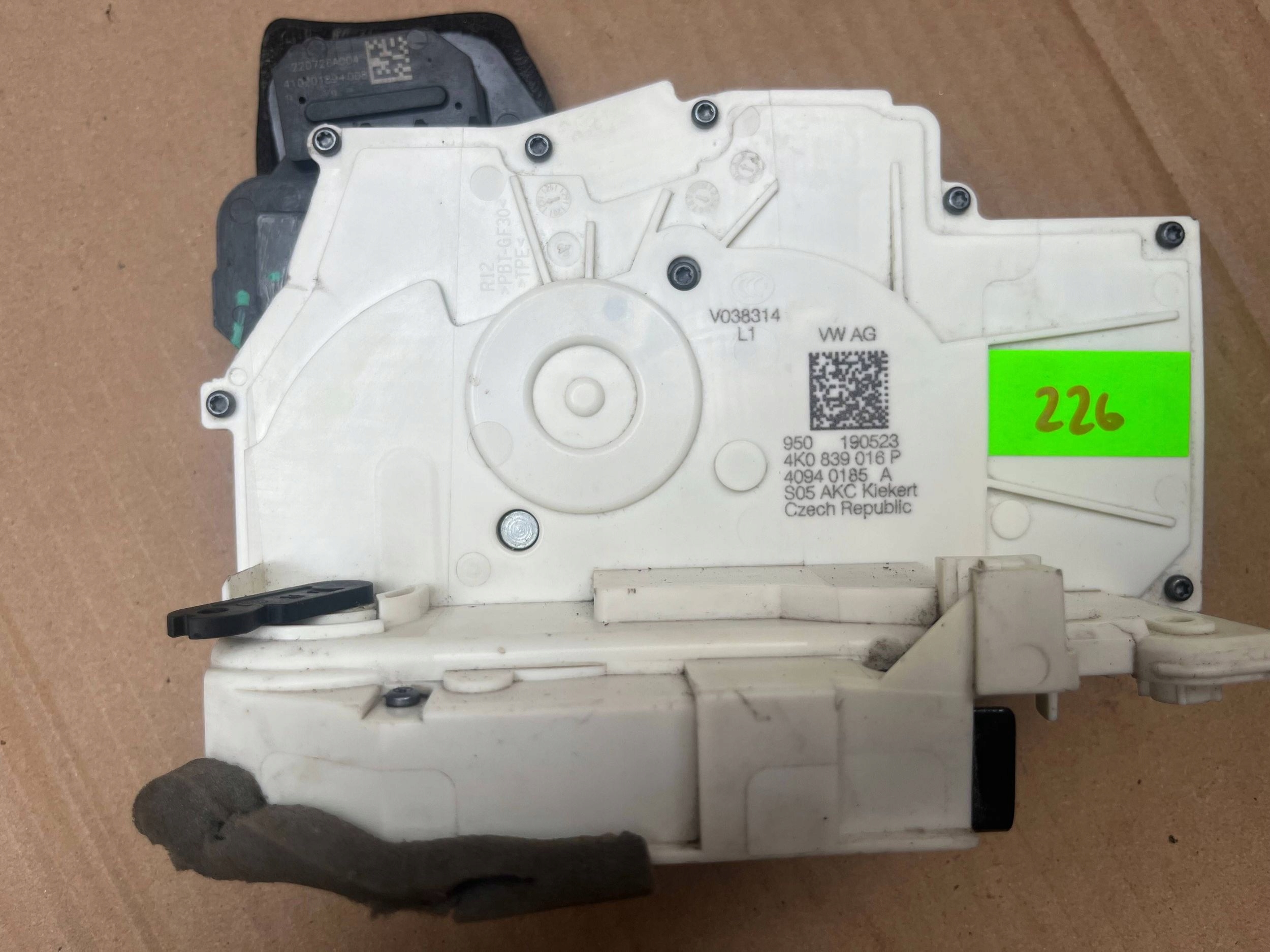 AUDI A7 4K8 lock door right rear part 4K0839016P original !