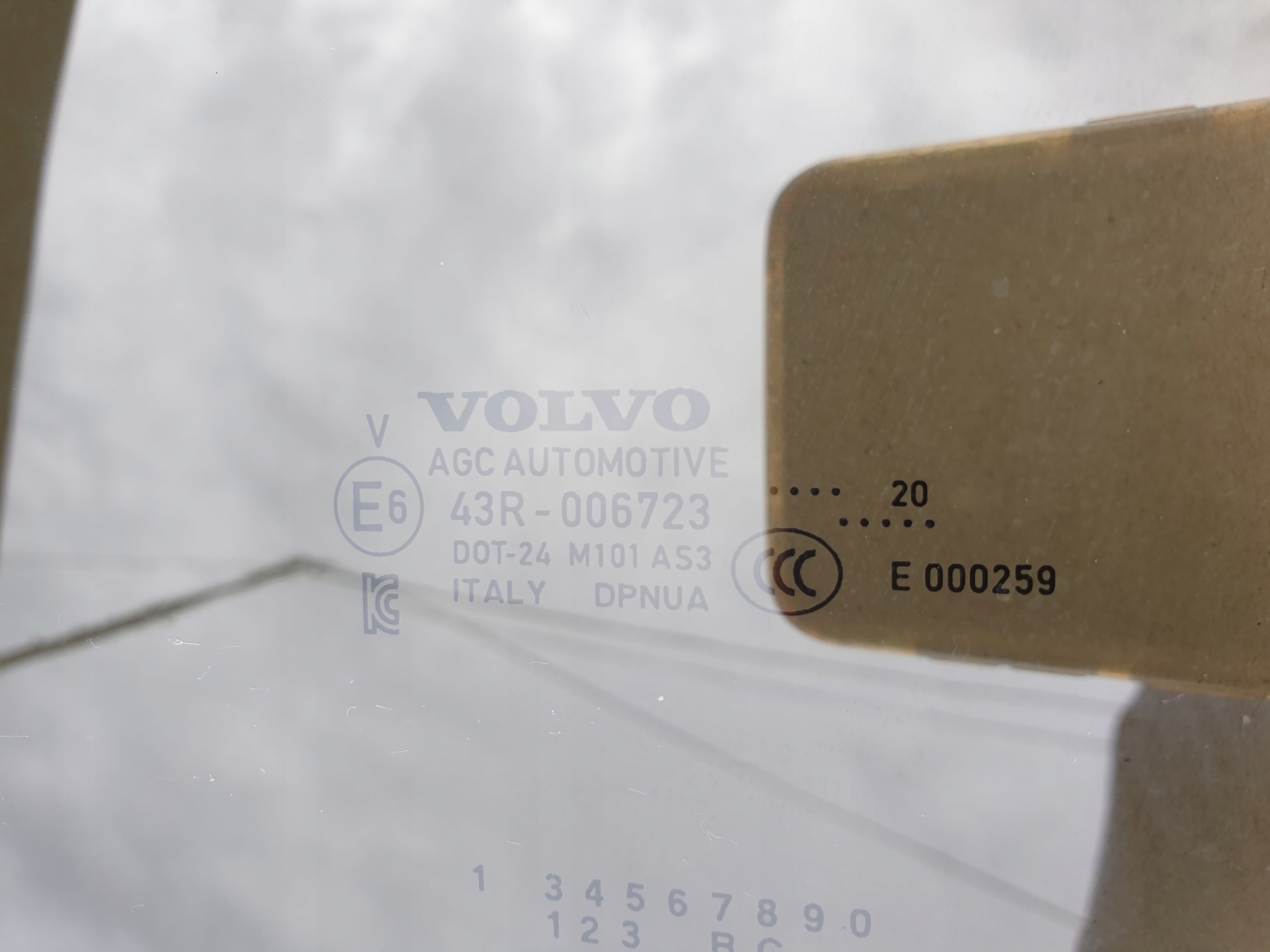 window Z door right rear part VOLVO XC40 AS3 OE