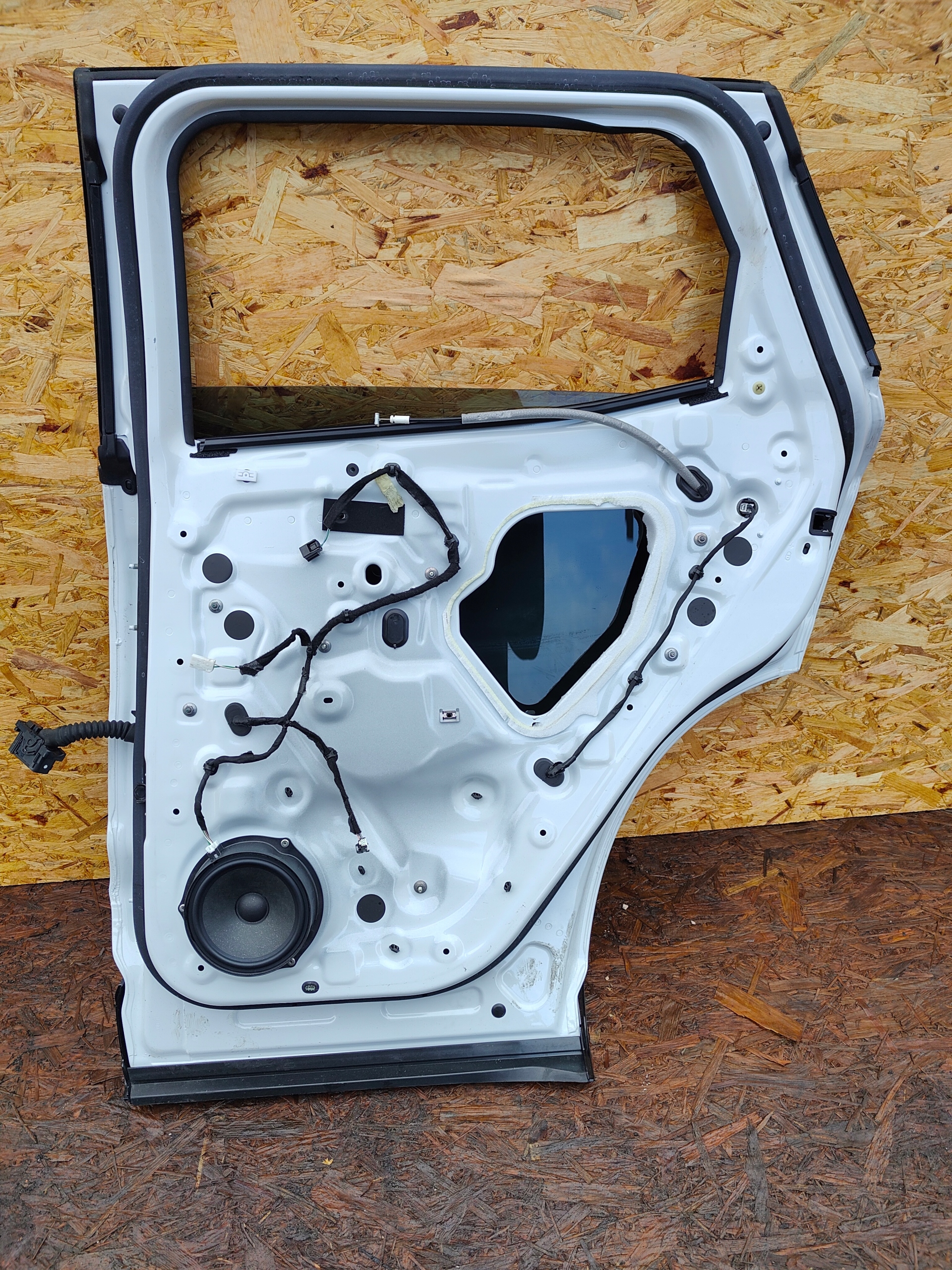 door right rear. right rear part RENAULT AUSTRAL BIALA PERLA