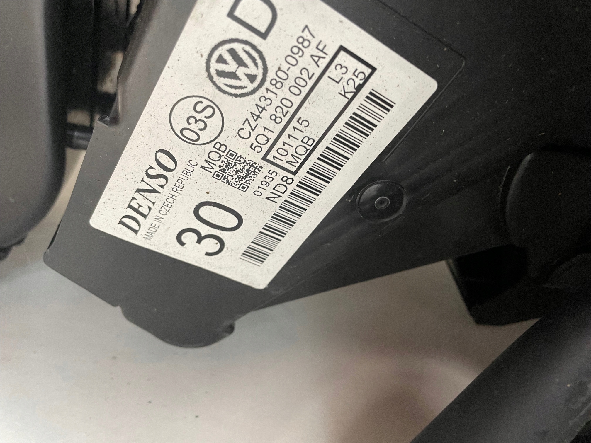 радиатор отопителя vw GOLF VII 5Q1820002AF