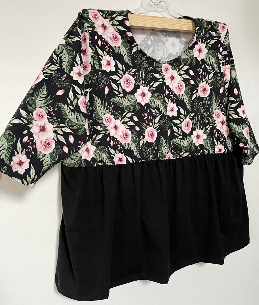 Krásná Halenka Polsko Size+ Nová vel 64/66