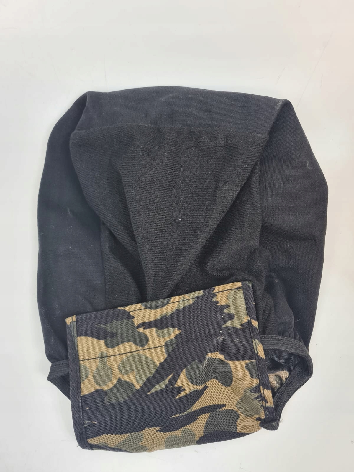 Pokrowiec na siedzenie kubełkowe wzór moro Carhartt RS1399 115x50cm Kolor obszycia biały